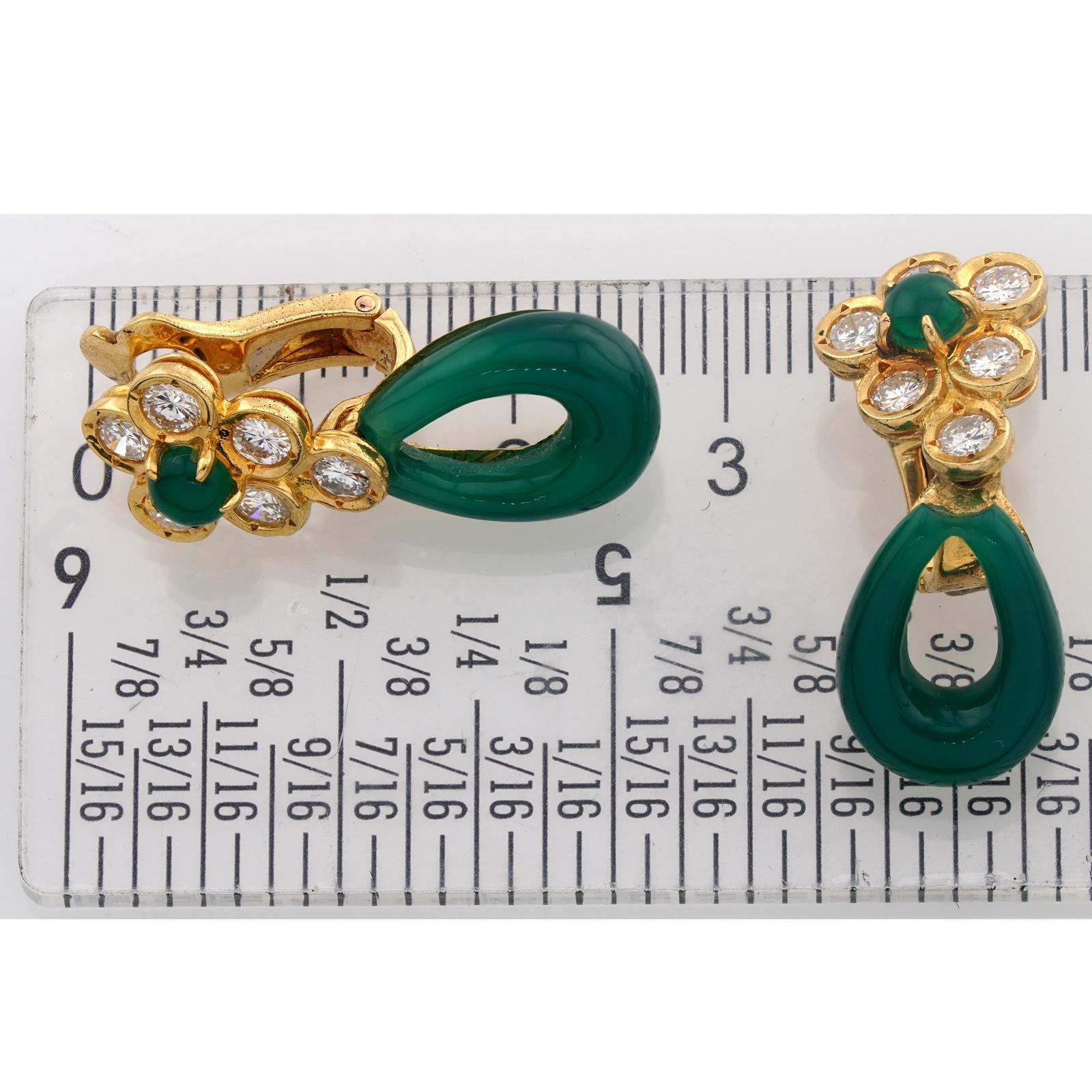 Van Cleef & Arpels Boucles d'oreilles fleurs en or jaune et diamant Onyx vert en vente 3