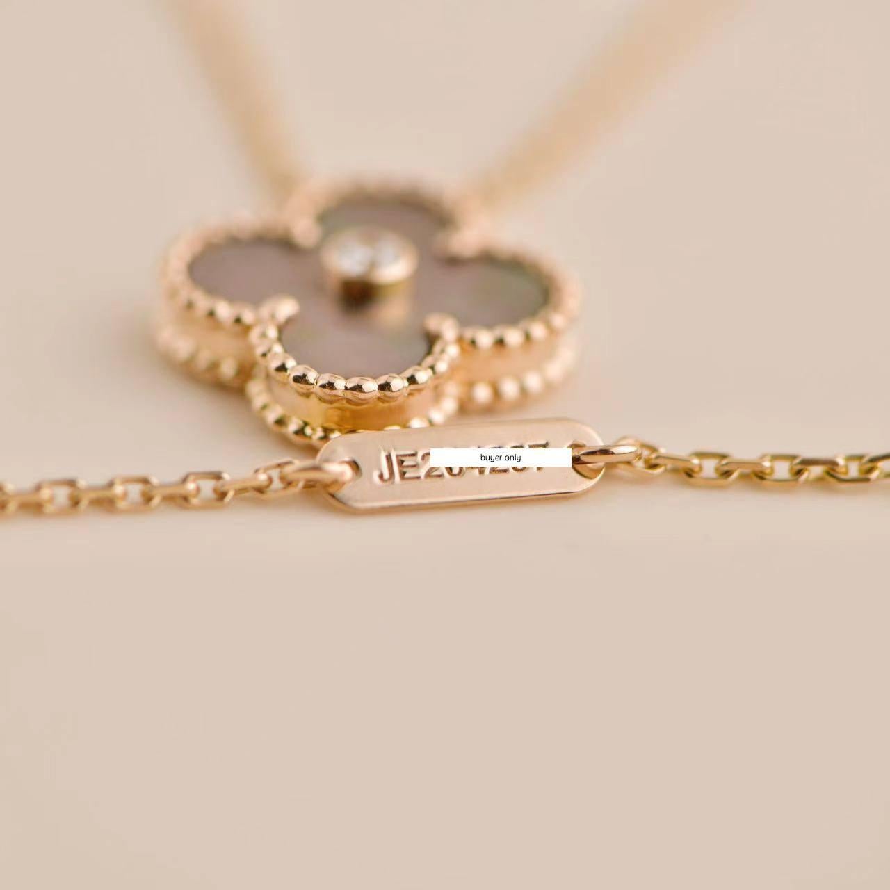 Women's or Men's Van Cleef & Arpels Grey Mother of Pearl 18k Rose Gold 2014 Holiday Pendant
