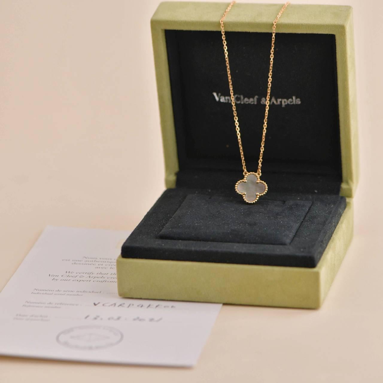 SKU	AT-2243
Comes With	Full Set (Box + Card)
Date	2021
Model	VCARP4KK00
Serial Number	JB****
Metal	18k Rose Gold
Stones	Mother of Pearl
Weight	2.05 g
Length	42 cm
Width	15 mm
Condition Excellent
__________________________________
If you are
