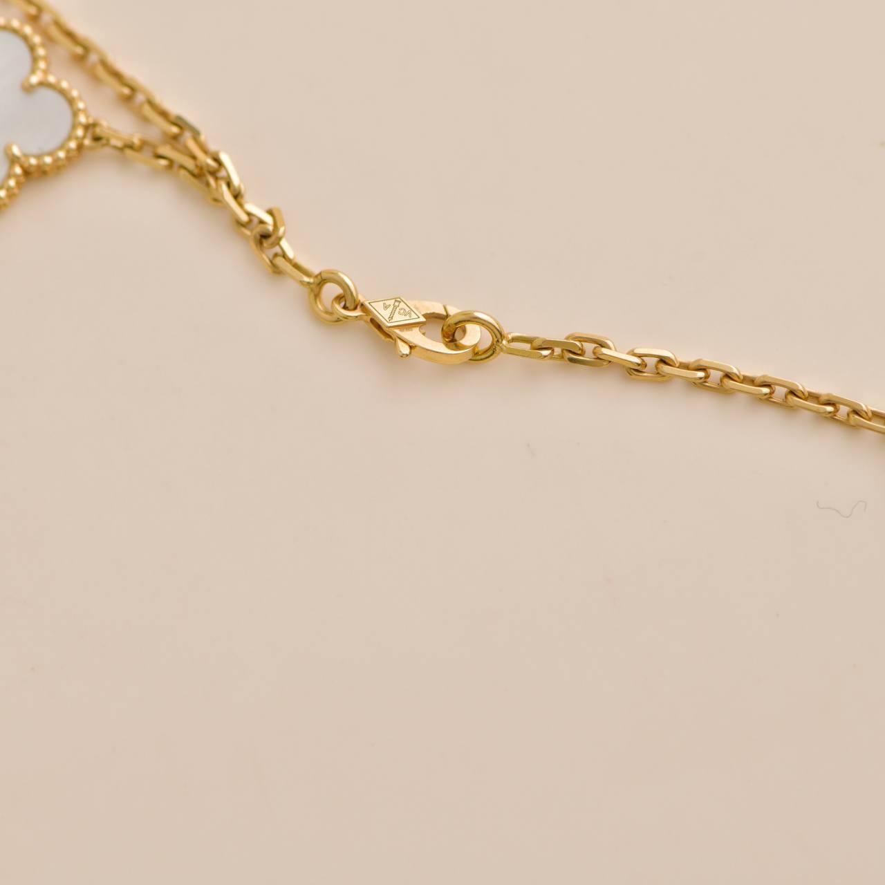 Women's or Men's Van Cleef Arpels Grey Mother Of Pearl Onyx Magic Alhambra 18K Gold Necklace