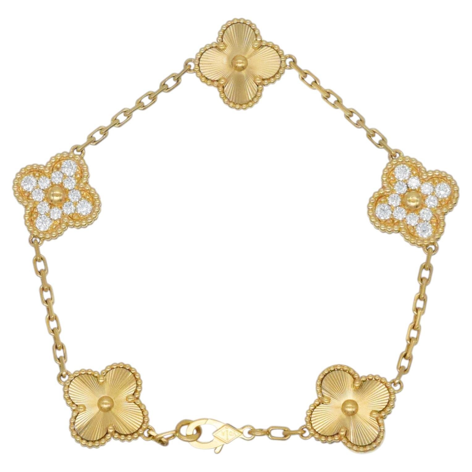 Pulsera vintage «Alhambra» de Van Cleef & Arpels, con guilloché y diamantes, en oro de 18k
