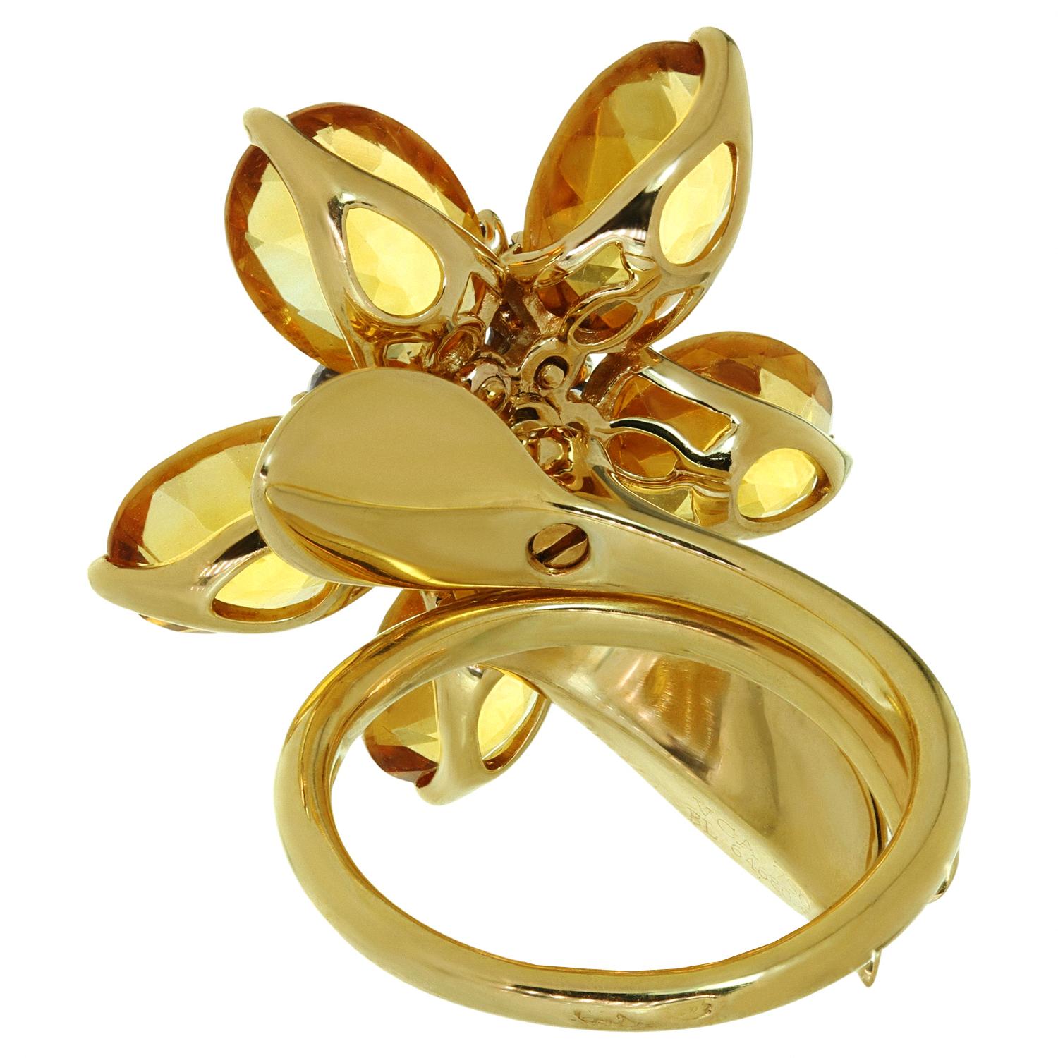 Round Cut Van Cleef & Arpels Hawaii Citrine Blue Sapphire Yellow Gold Flower Ring