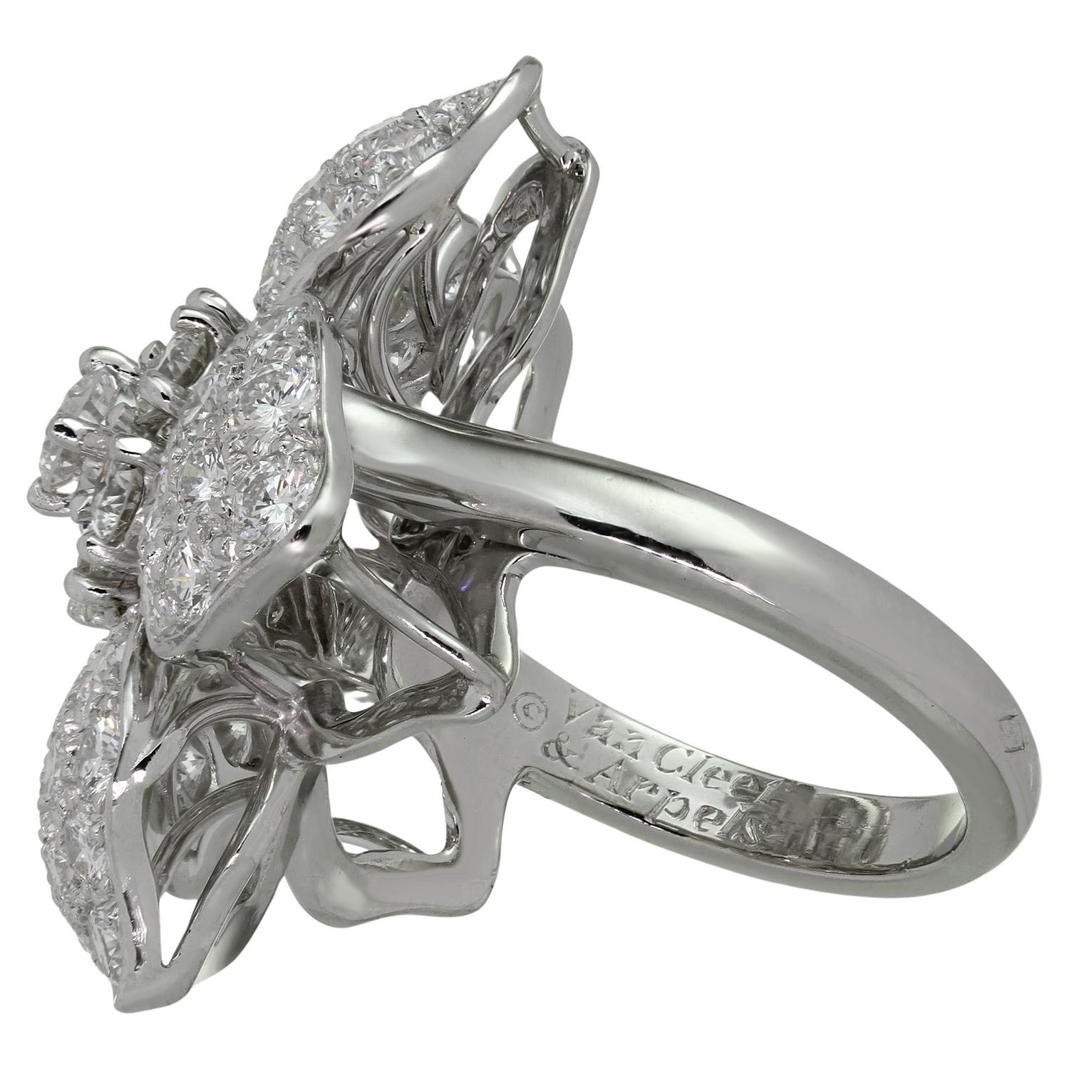 VAN CLEEF & ARPELS Hawaii Diamond Platinum Ring 52 For Sale 1