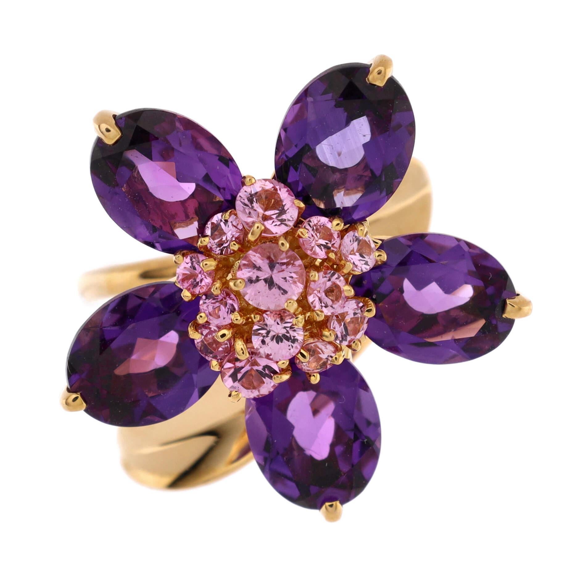 Condition: Very good. Minor wear throughout with obscured hallmarks from re-polishing.
Accessories: No Accessories
Measurements: Size: 5.25 - 50, Width: 2.00 mm
Designer: Van Cleef & Arpels
Model: Hawaii Flower Ring 18K Yellow Gold with Amethyst and