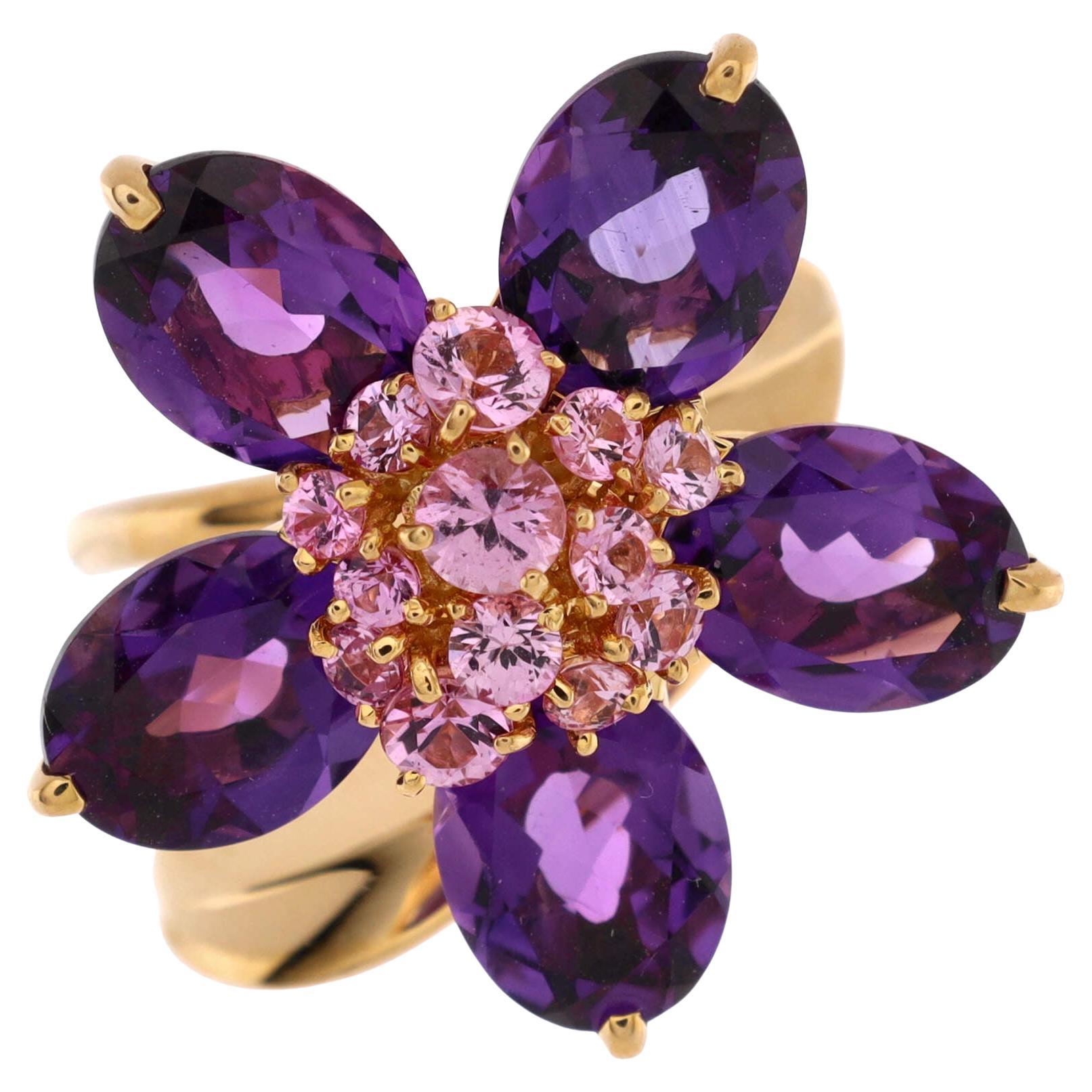 Van Cleef & Arpels Hawaii Flower Ring 18K Yellow Gold with Amethyst and Pink For Sale