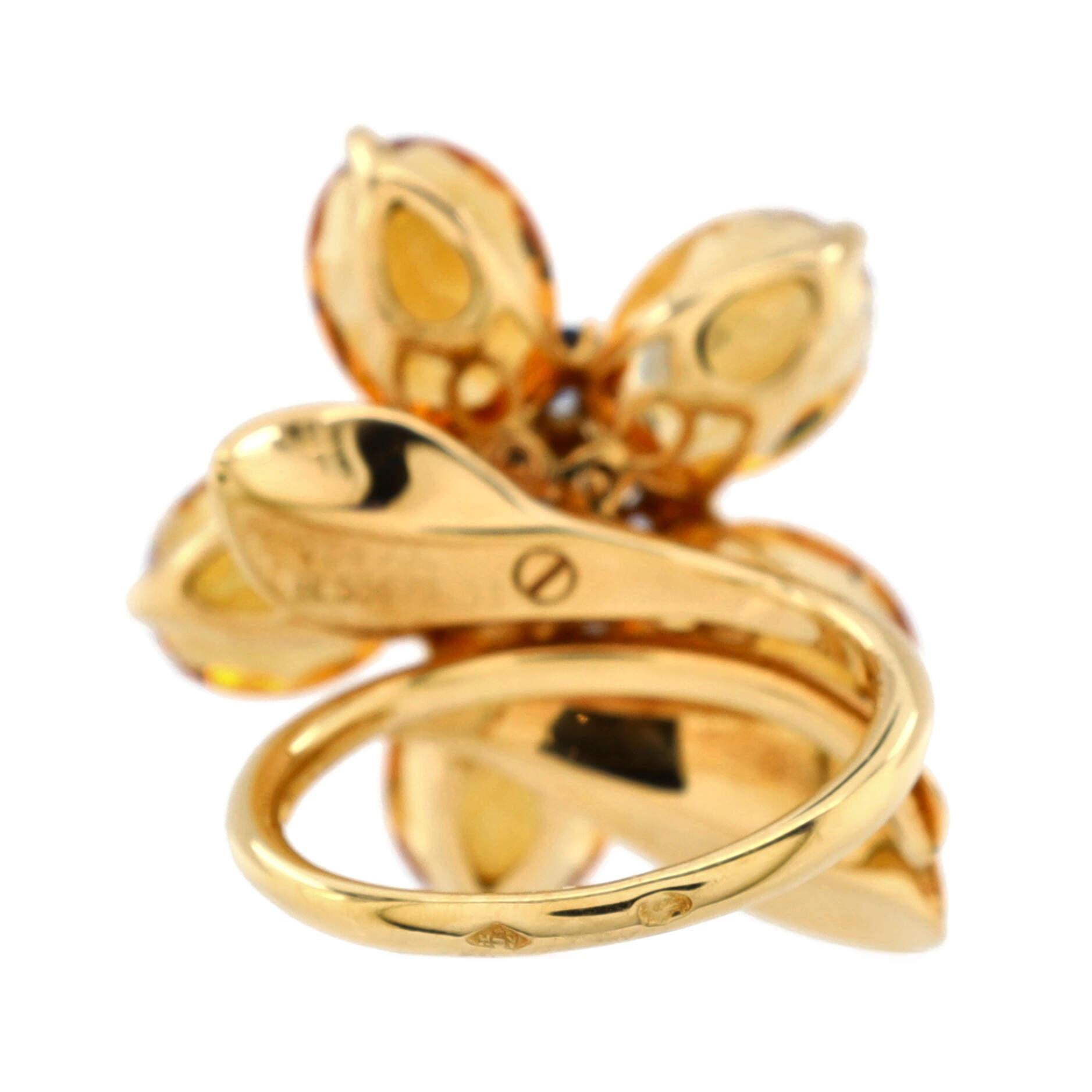 Van Cleef & Arpels Hawaii Flower Ring 18K Yellow Gold with Citrines and Blue In Good Condition In New York, NY