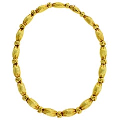 Van Cleef 
Arpels Heavy Necklace in 18 Karat Yellow Gold in Good Condition