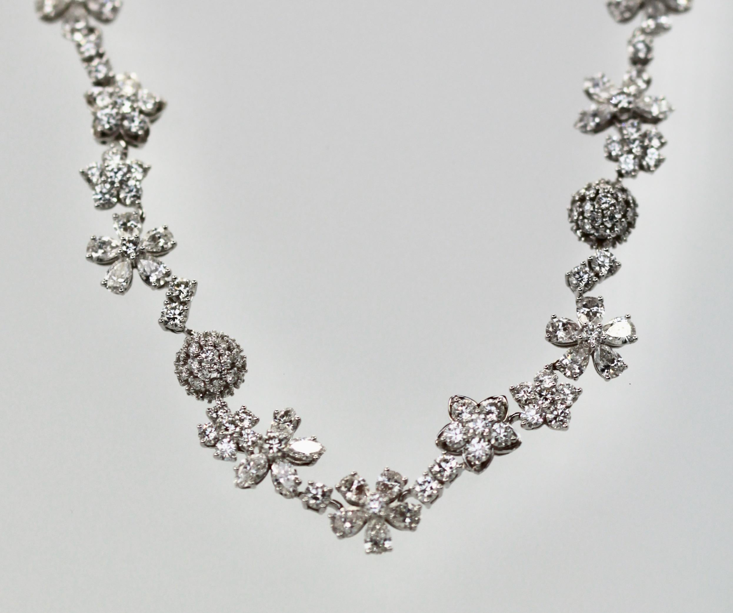Van Cleef & Arpels High Jewelry Folie des Pres Necklace 23.95 Carat In Excellent Condition In North Hollywood, CA