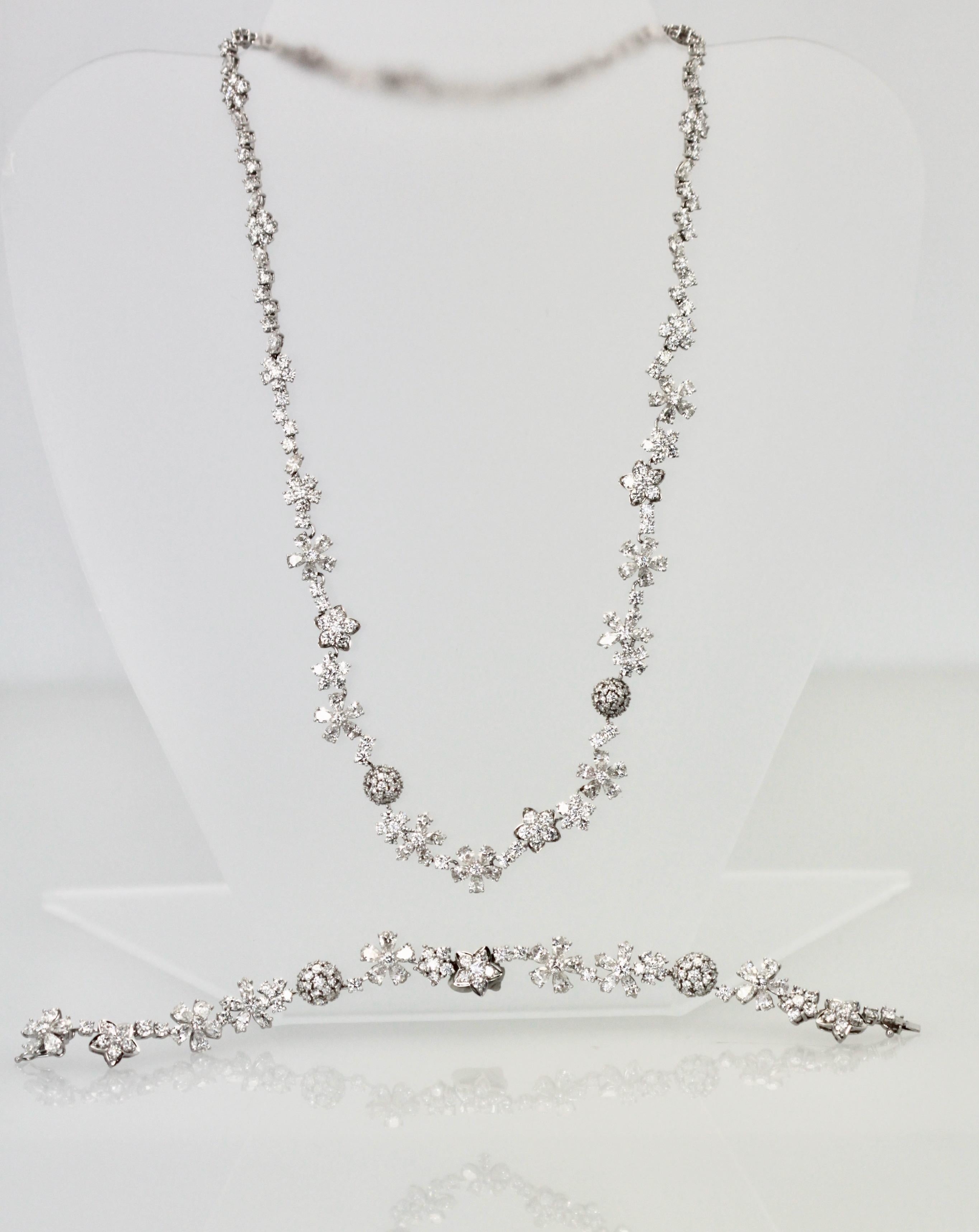 Women's Van Cleef & Arpels High Jewelry Folie des Pres Necklace 23.95 Carat