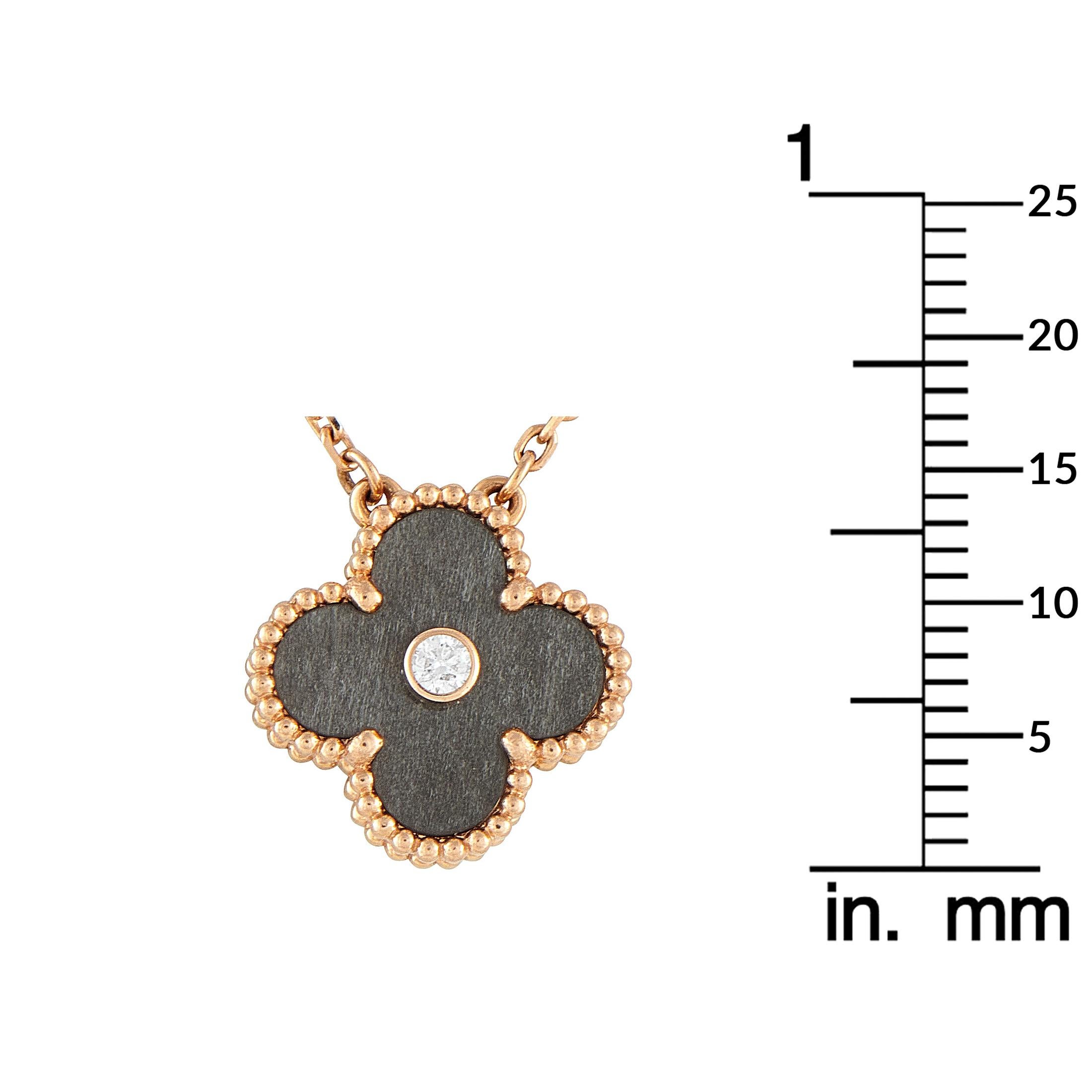 Van Cleef & Arpels Holiday Alhambra 18K Rose Gold Diamond Pendant Necklace #5041 Damen im Angebot