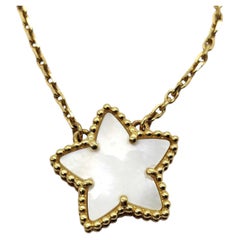 Van Cleef & Arpels Holiday Edition 2008 Star Mother of Pearl 18K Gold Necklace