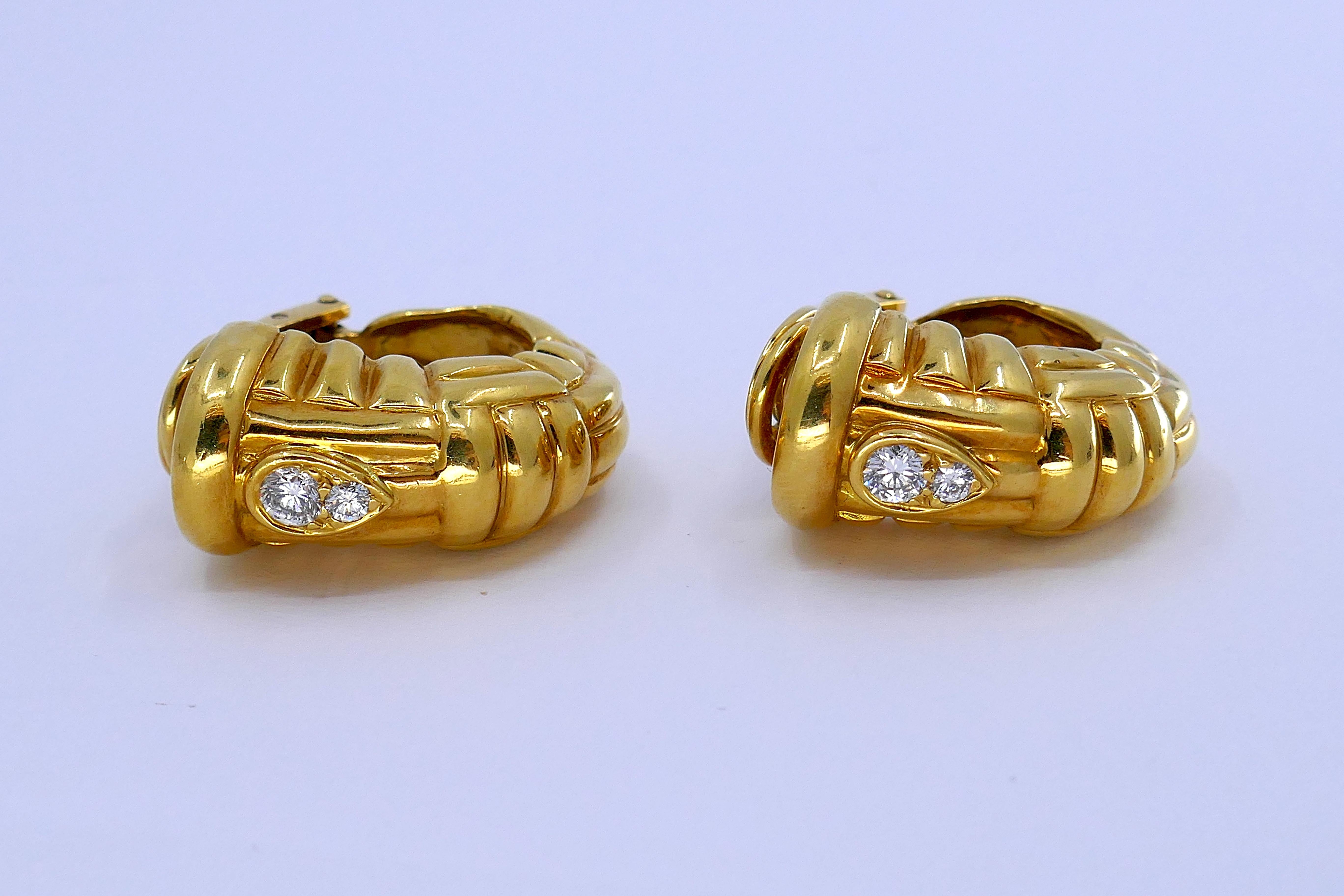 Women's Van Cleef & Arpels Hoop Clip-on Earrings Diamond 18k Gold For Sale