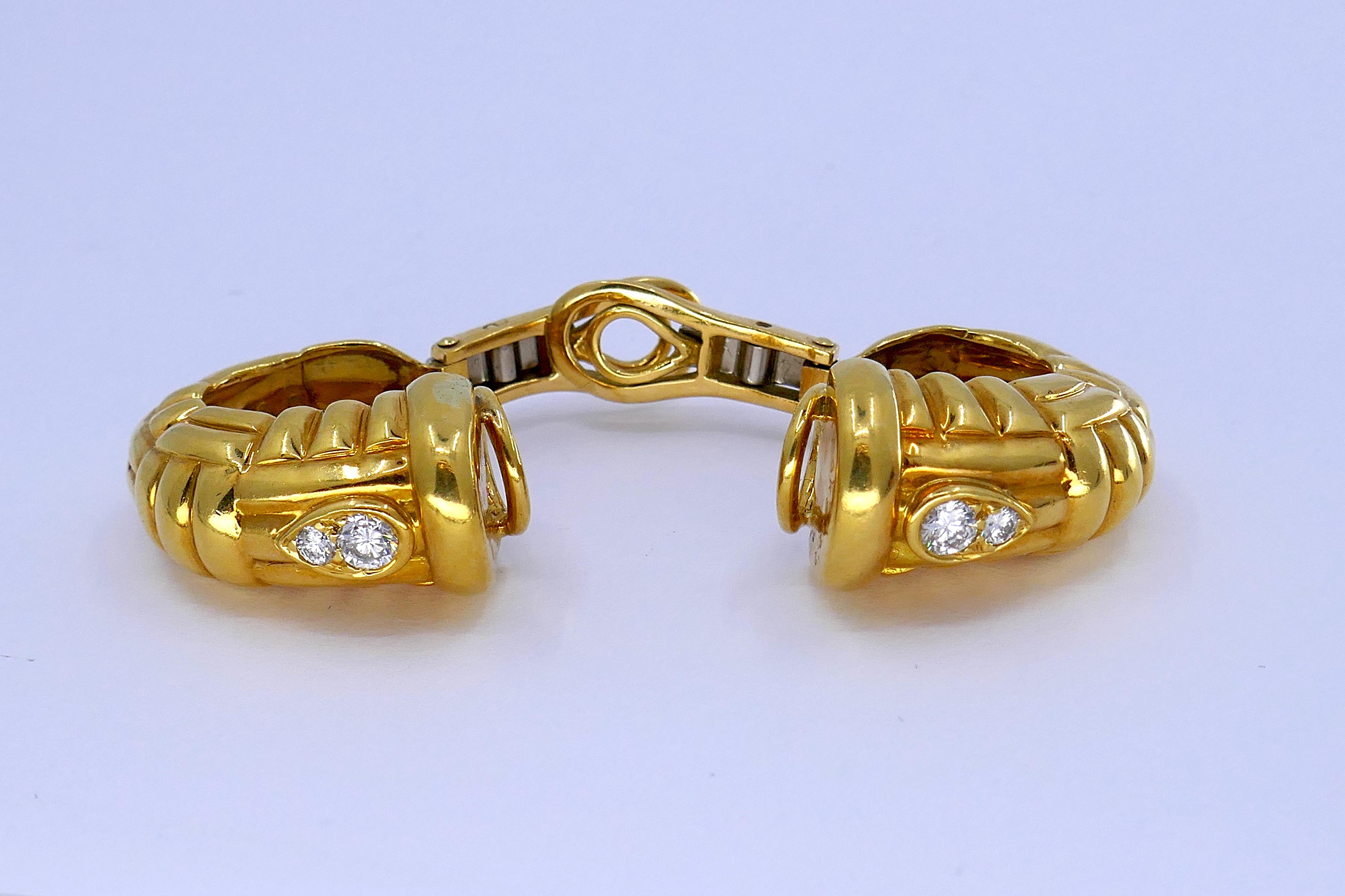Van Cleef & Arpels Hoop Clip-on Earrings Diamond 18k Gold For Sale 2