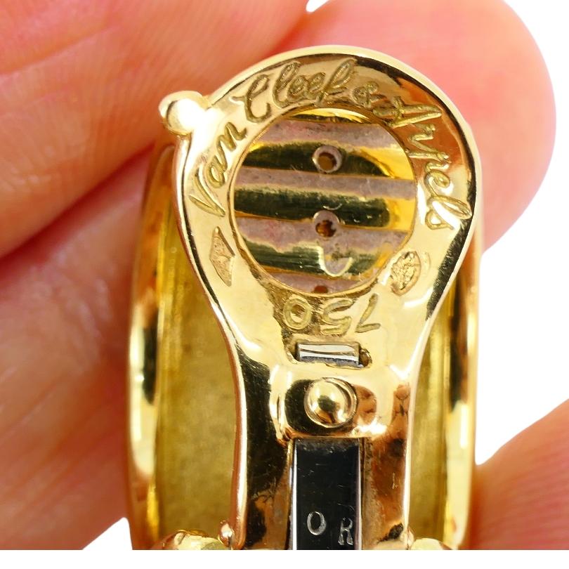 Van Cleef & Arpels Huggie Earrings 18k Gold For Sale 1