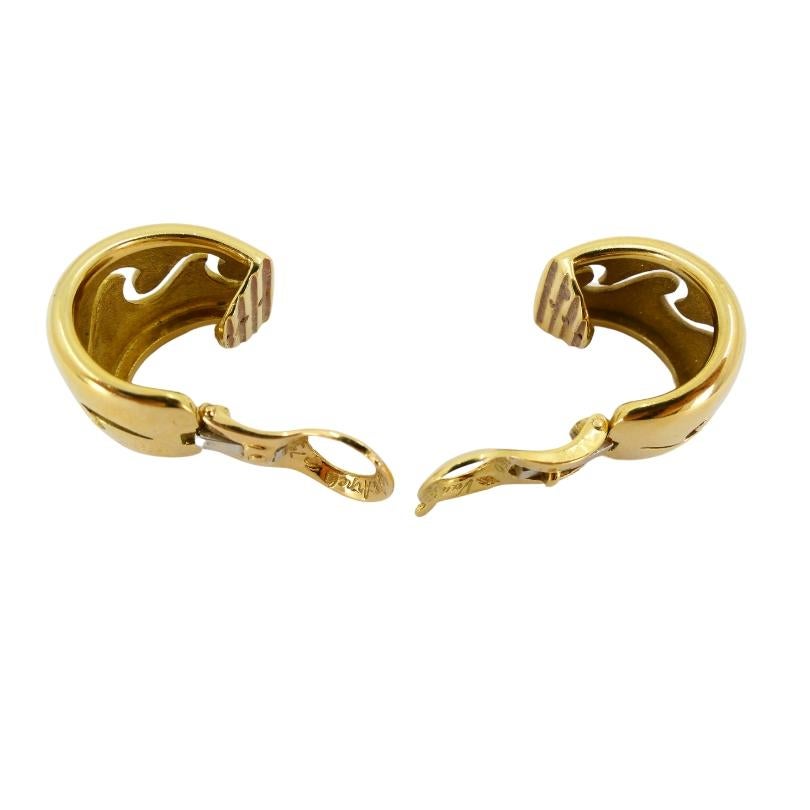 Van Cleef & Arpels Huggie Earrings 18k Gold For Sale 2
