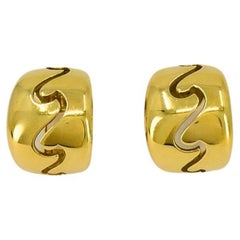Van Cleef & Arpels Huggie Earrings 18k Gold