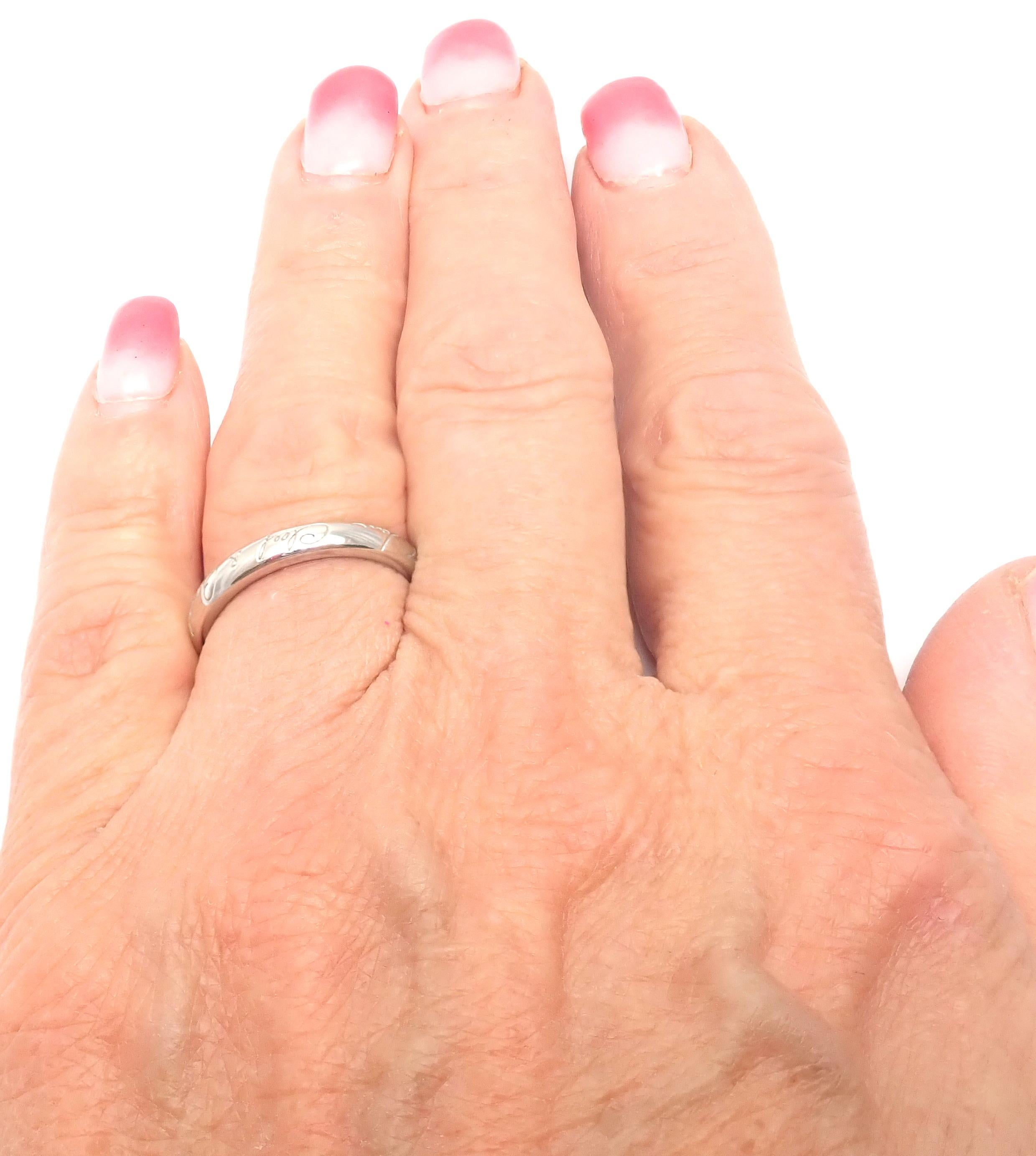 Van Cleef & Arpels Infini Signature Wedding Platinum Band Ring For Sale 3