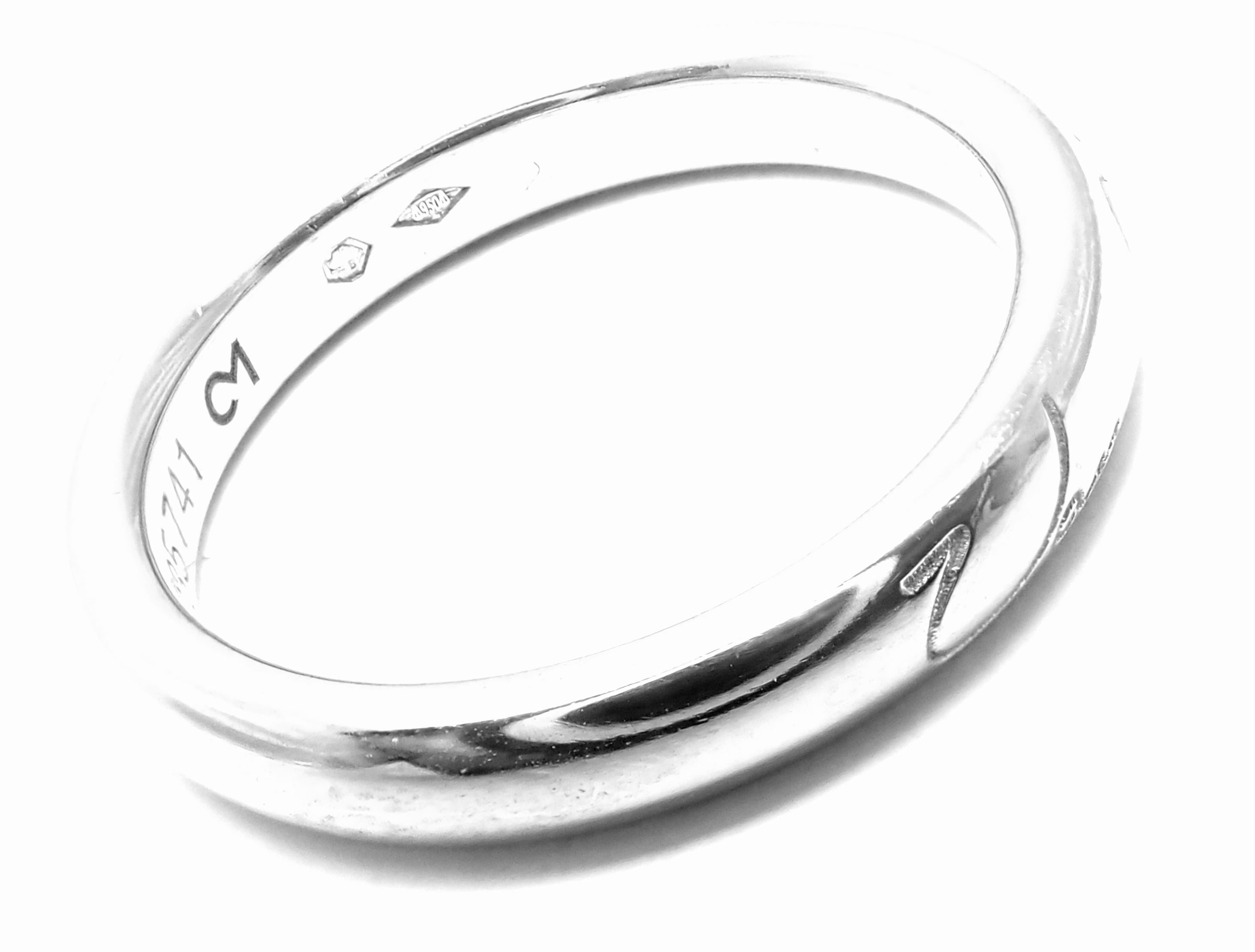 Women's or Men's Van Cleef & Arpels Infini Signature Wedding Platinum Band Ring For Sale