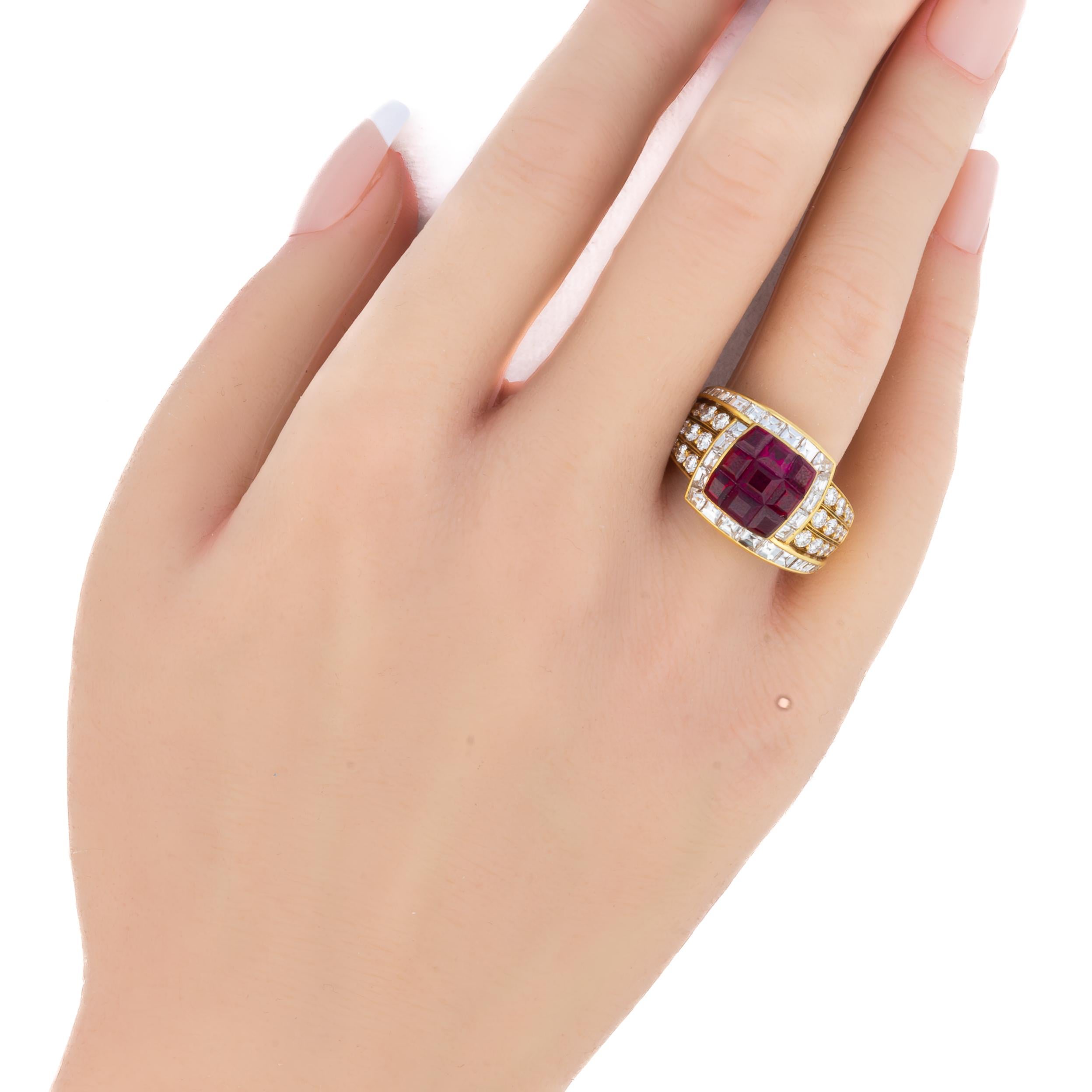Anillo Van Cleef & Arpels de rubíes y diamantes en engaste invisible en Excelente estado para la venta en New York, NY