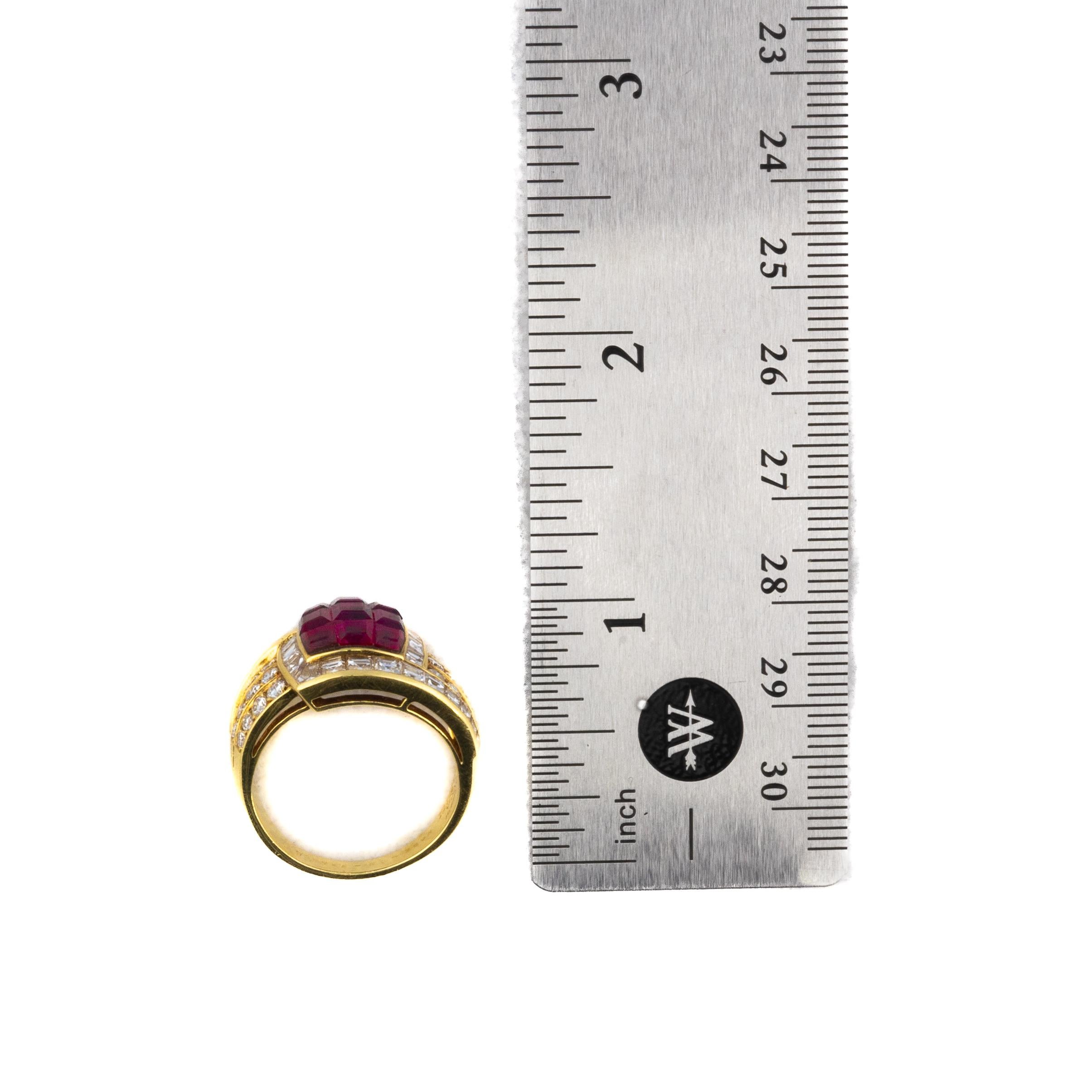 Femenino o masculino Anillo Van Cleef & Arpels de rubíes y diamantes en engaste invisible en venta
