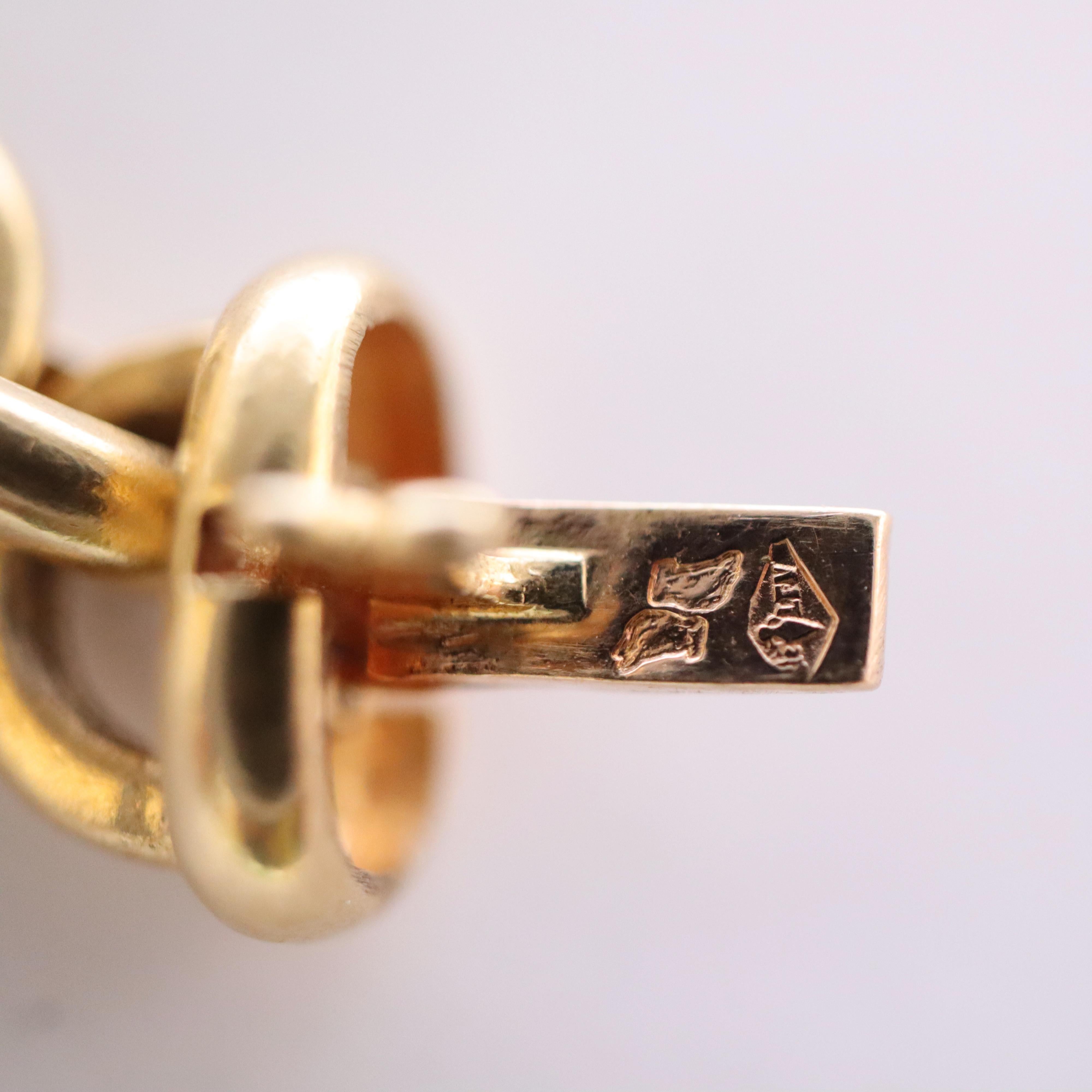 Van Cleef & Arpels Elfenbeinfarbene lange Halskette aus 18 Karat Gold 1950 im Angebot 1