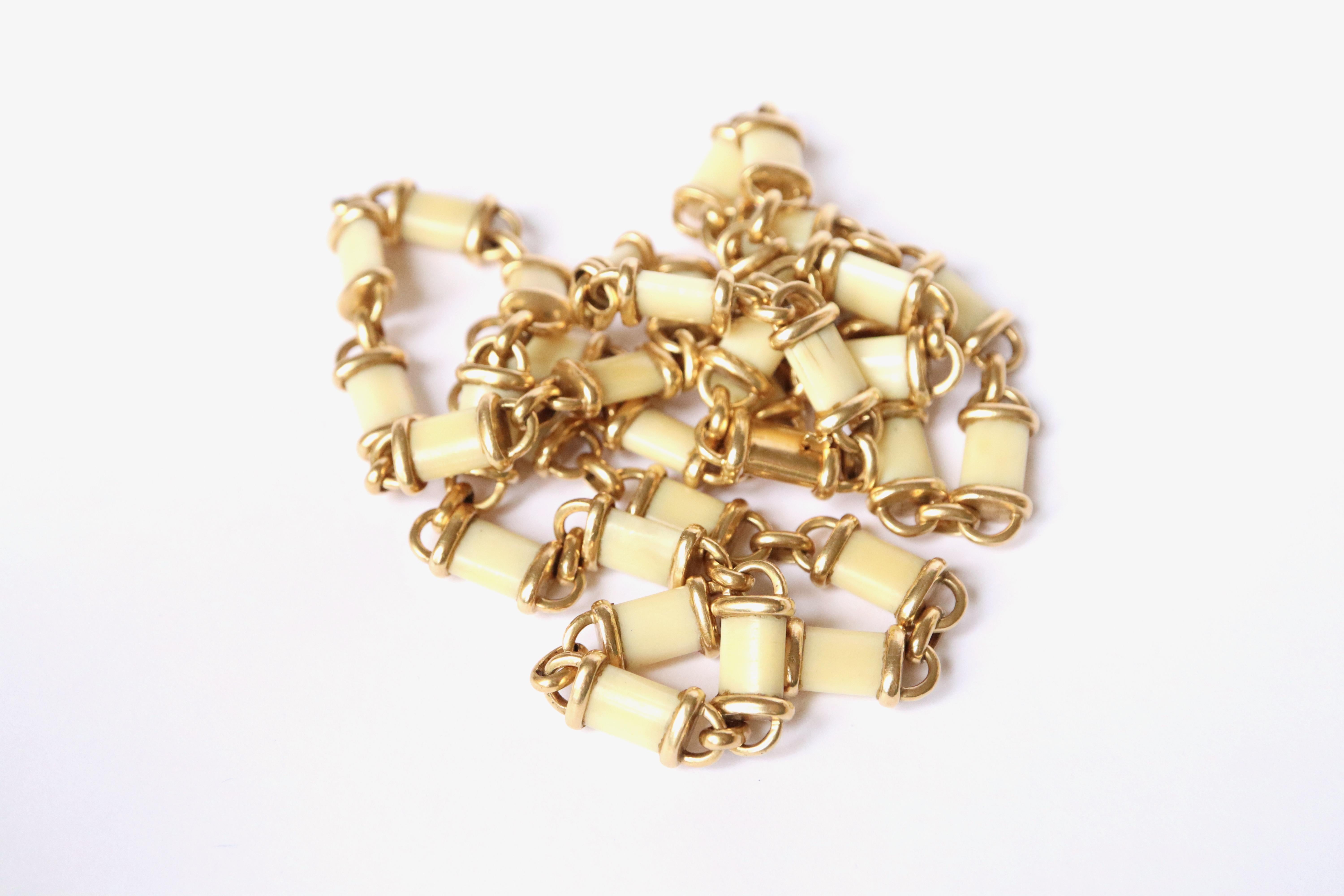 Van Cleef & Arpels Elfenbeinfarbene lange Halskette aus 18 Karat Gold 1950 im Angebot 4