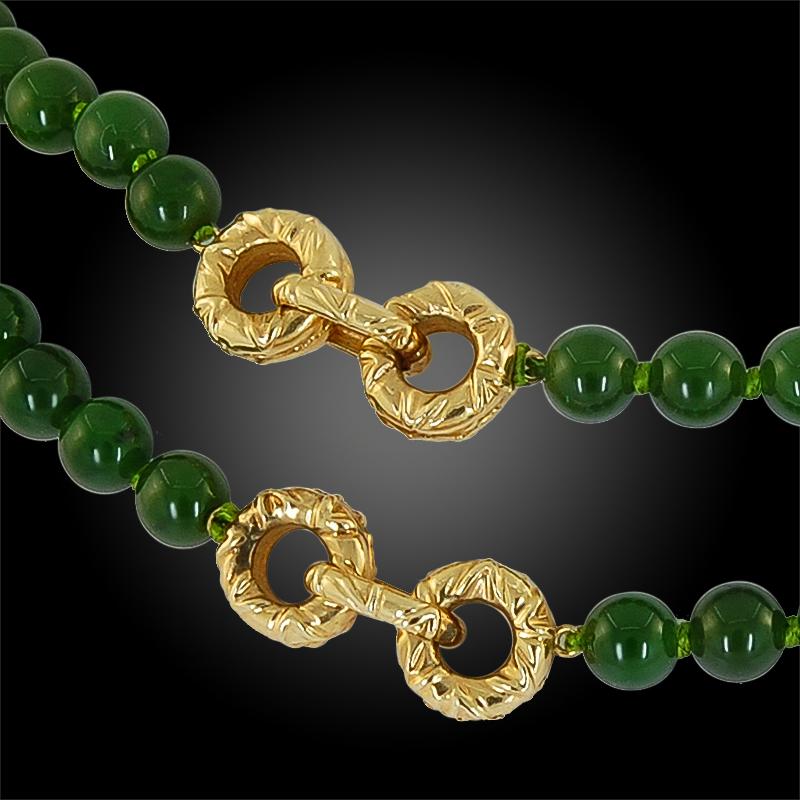 Van Cleef & Arpels Halskette aus Gold mit Jade-Perlen Damen im Angebot