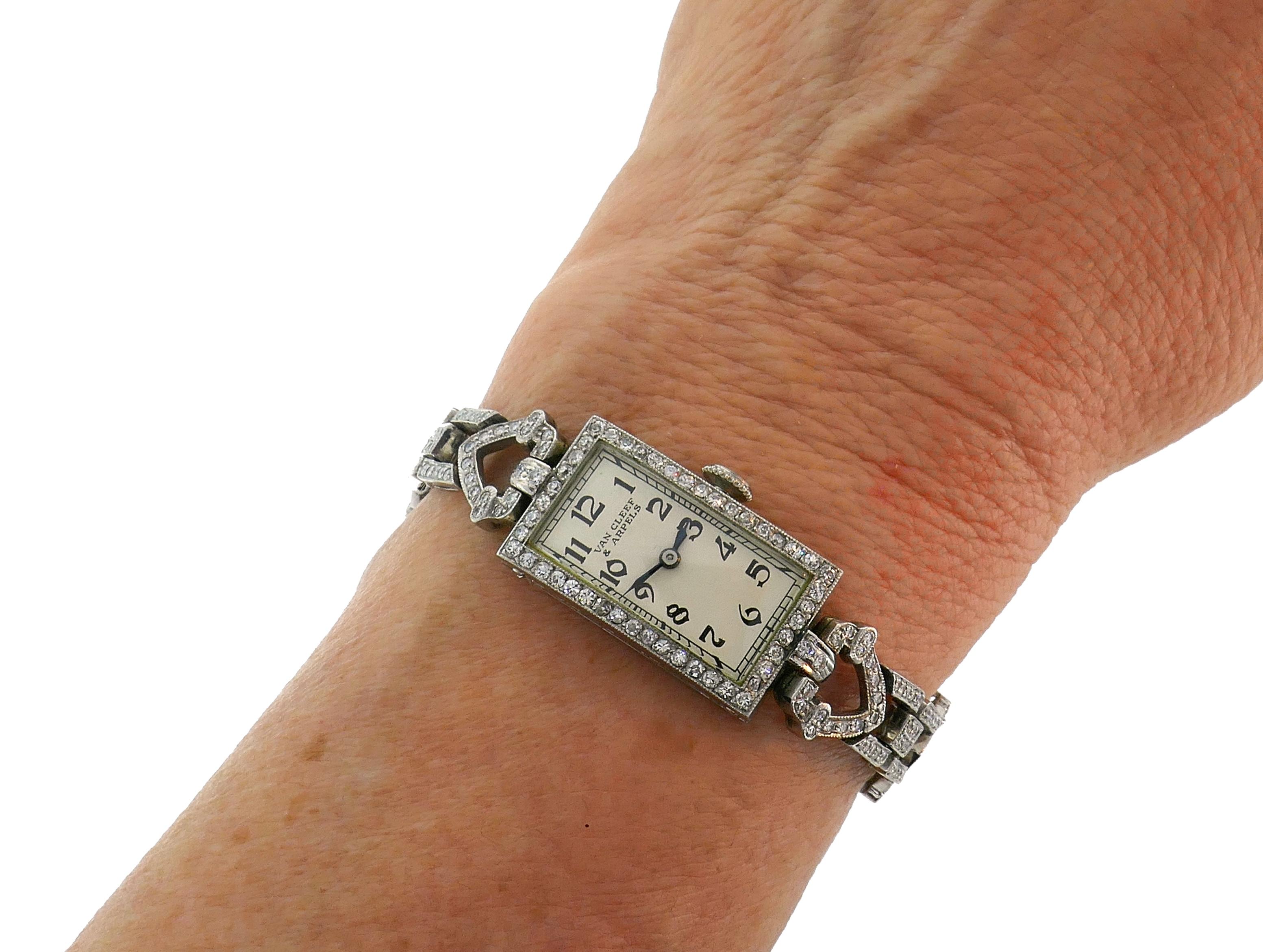 Van Cleef & Arpels Damen Art Deco Armbanduhr Platin Diamant Handaufzug (Alteuropäischer Schliff) im Angebot