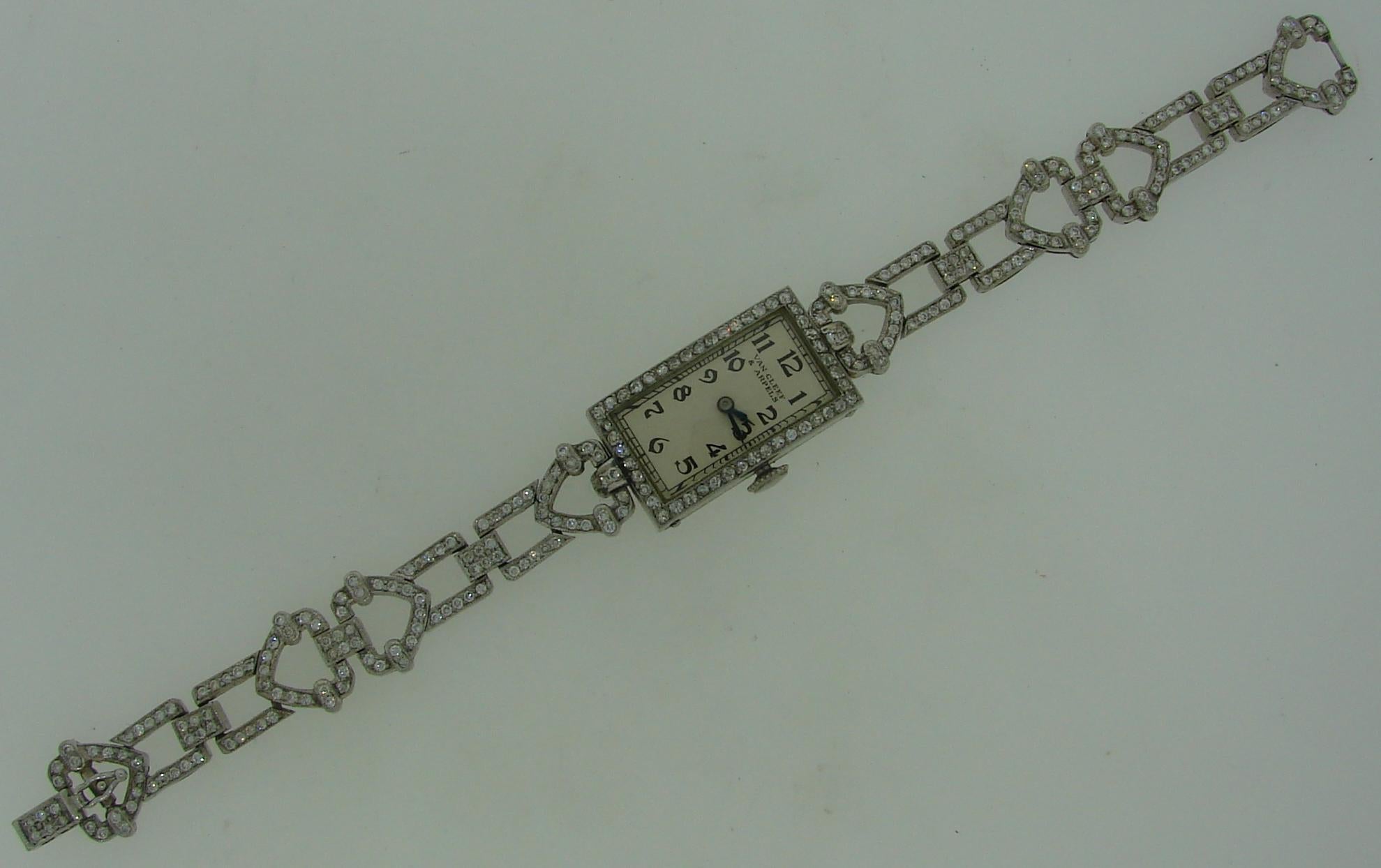 Van Cleef & Arpels Montre-bracelet Art déco en platine à remontage manuel avec diamants, pour femmes Bon état - En vente à Beverly Hills, CA