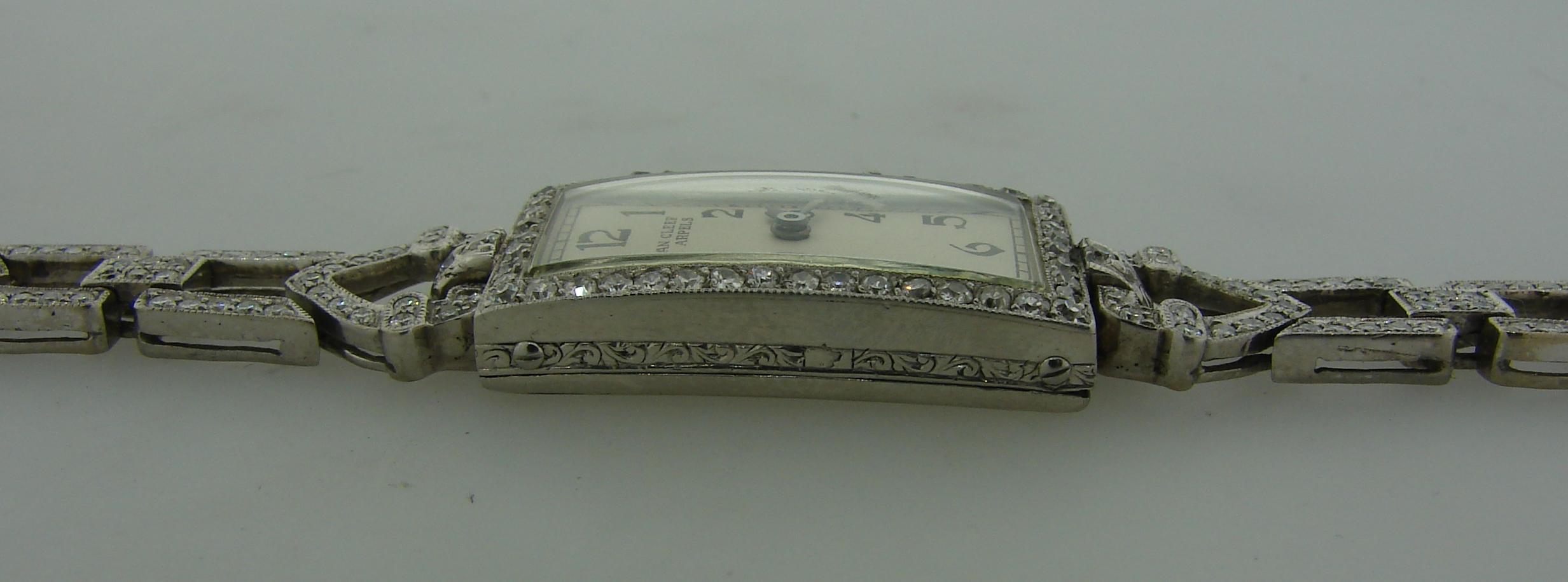 Van Cleef & Arpels Damen Art Deco Armbanduhr Platin Diamant Handaufzug im Angebot 3