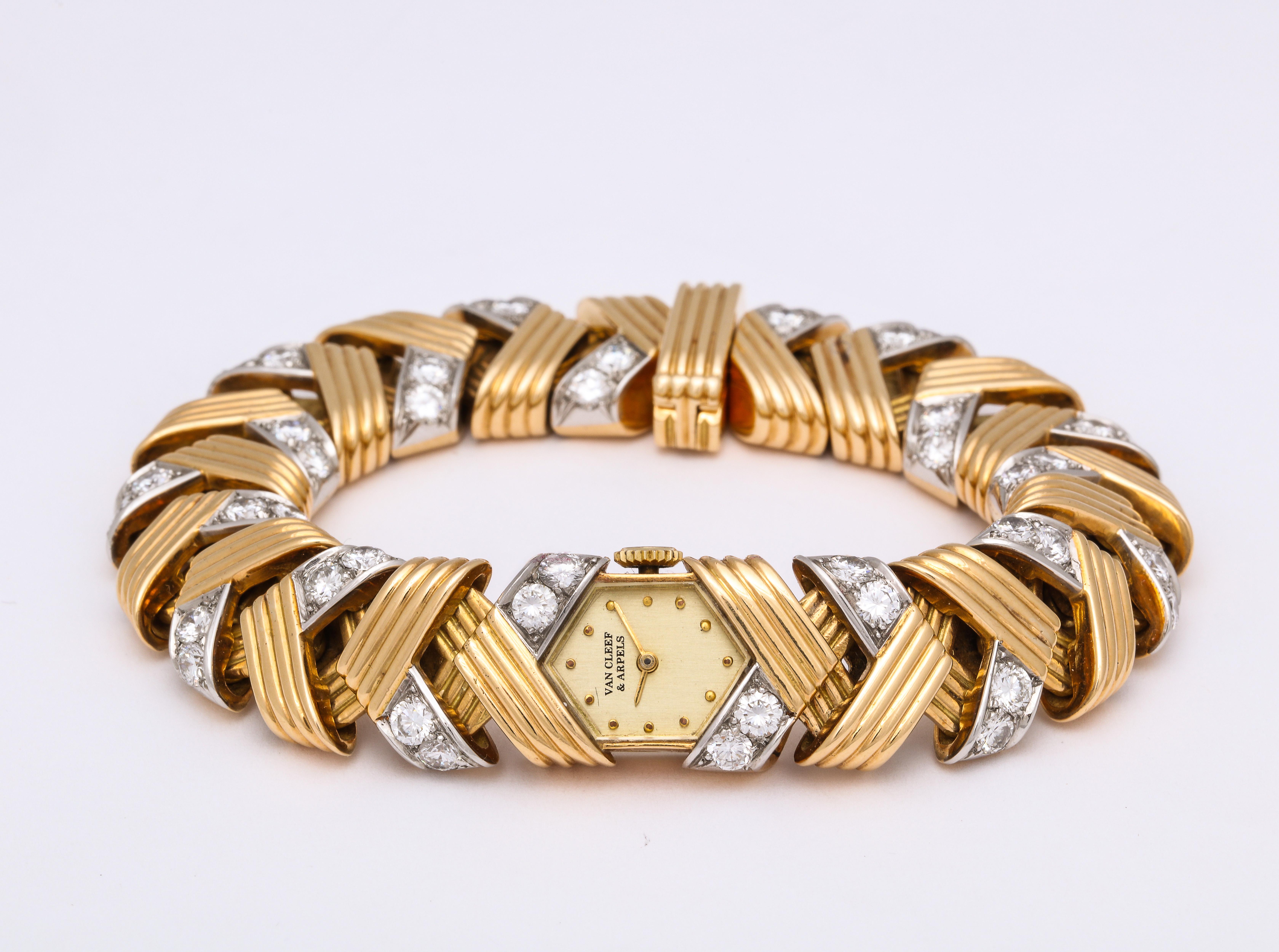 Round Cut Van Cleef & Arpels Ladies Yellow Gold Diamond Dress Wristwatch