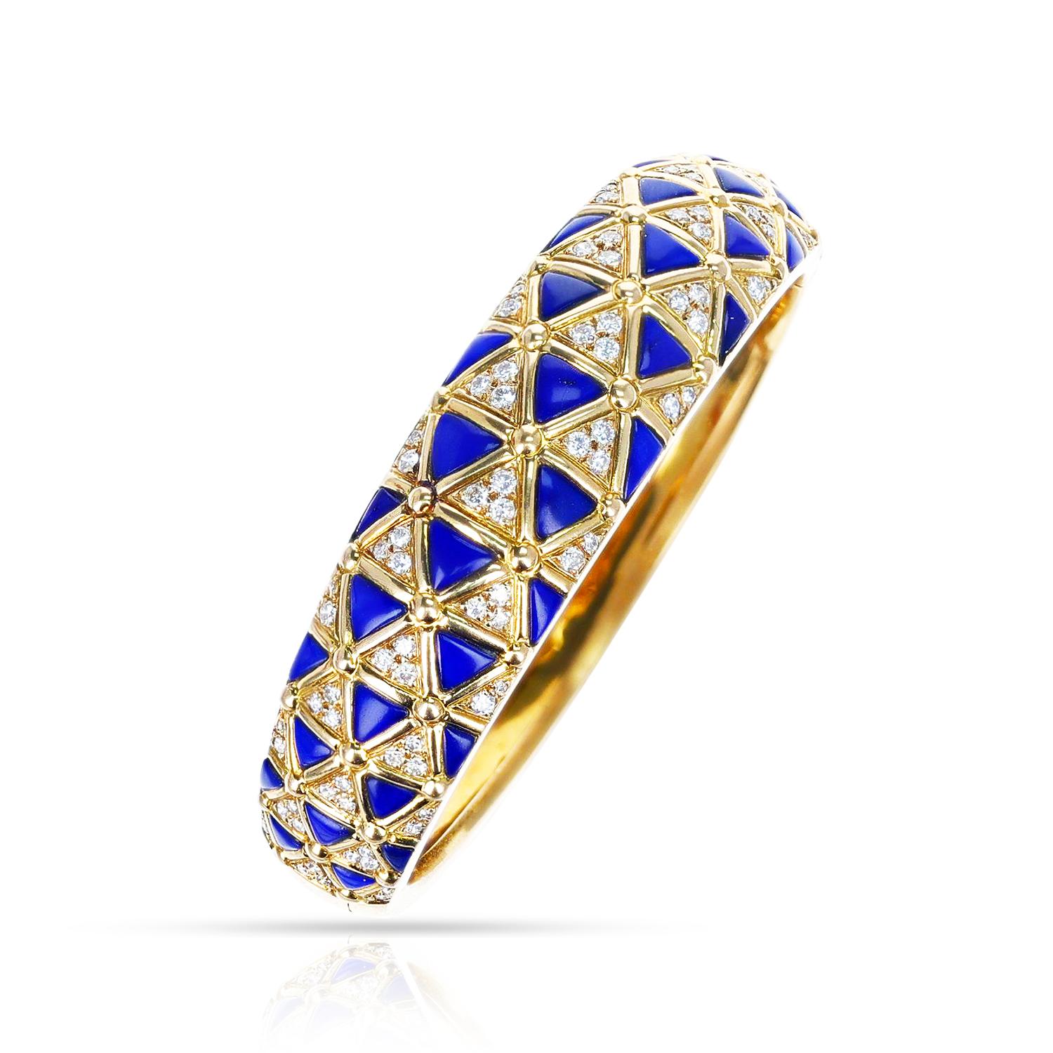 Round Cut Van Cleef & Arpels Lapis Lazuli and Diamond Bangle, 18k For Sale