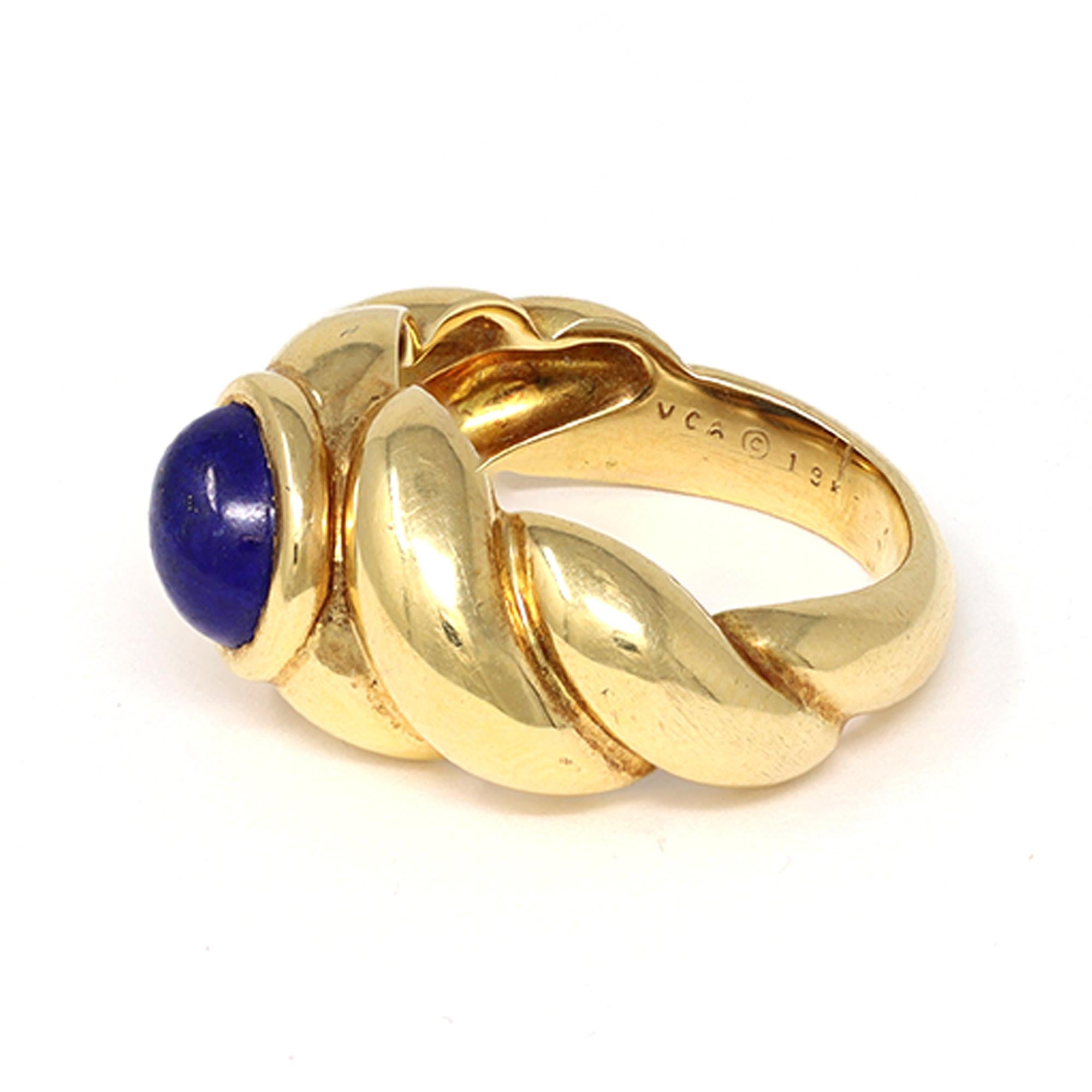 Modern Van Cleef & Arpels Lapis Lazuli Cabochon Ring Set in 18k Yellow Gold For Sale