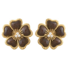 Van Cleef & Arpels Große Ohrclips aus 18 Karat Gelbgold mit Diamanten und Holz mit Clematis