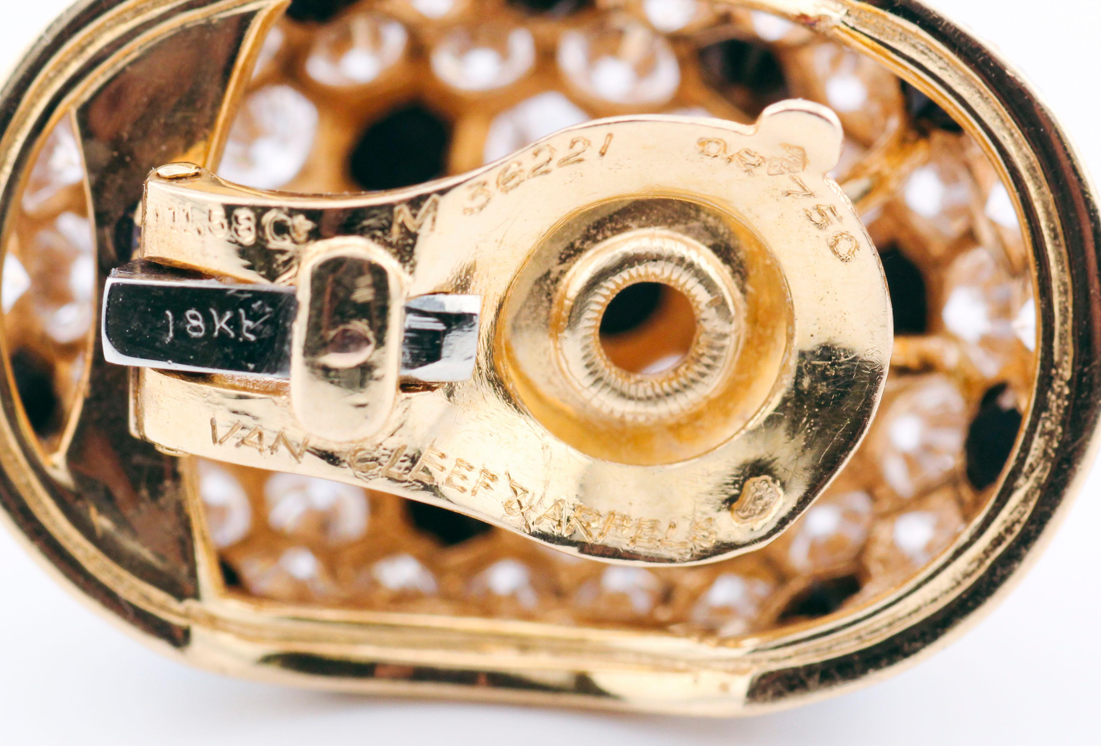 Van Cleef & Arpels Boucles d'oreilles clip panthère en or jaune 18 carats avec grand diamant et onyx en vente 7