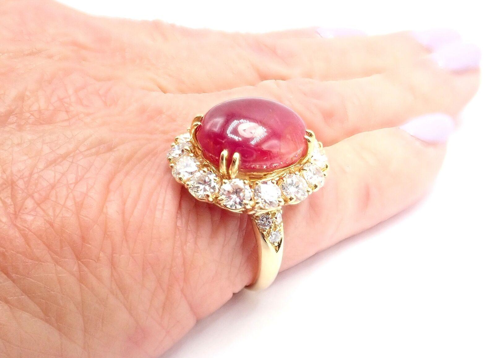 Women's or Men's Van Cleef & Arpels Large Oval Cabochon Ruby Diamond Yellow Gold Ring For Sale