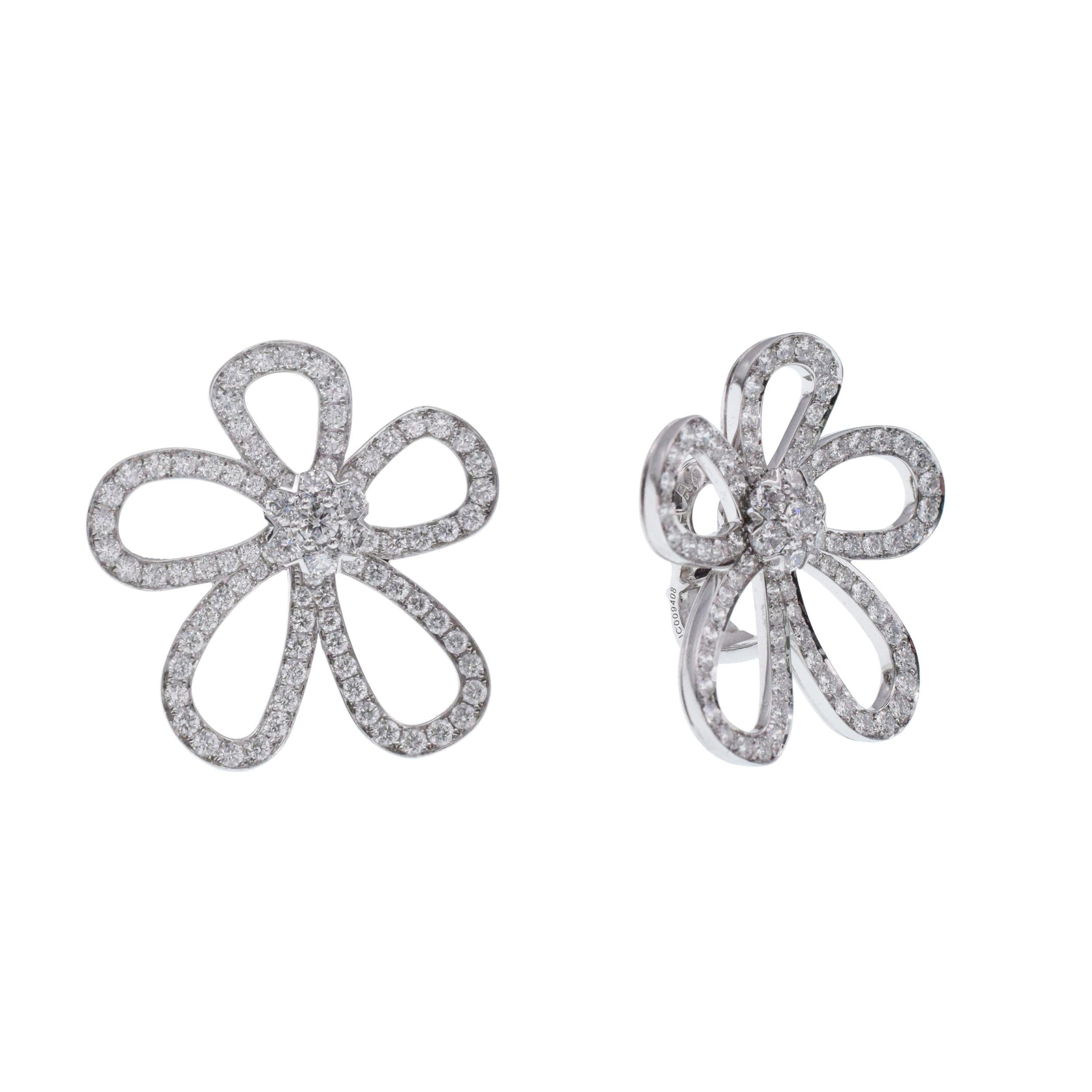 Artist Van Cleef & Arpels (large size) Flower-lace Diamond Earrings.