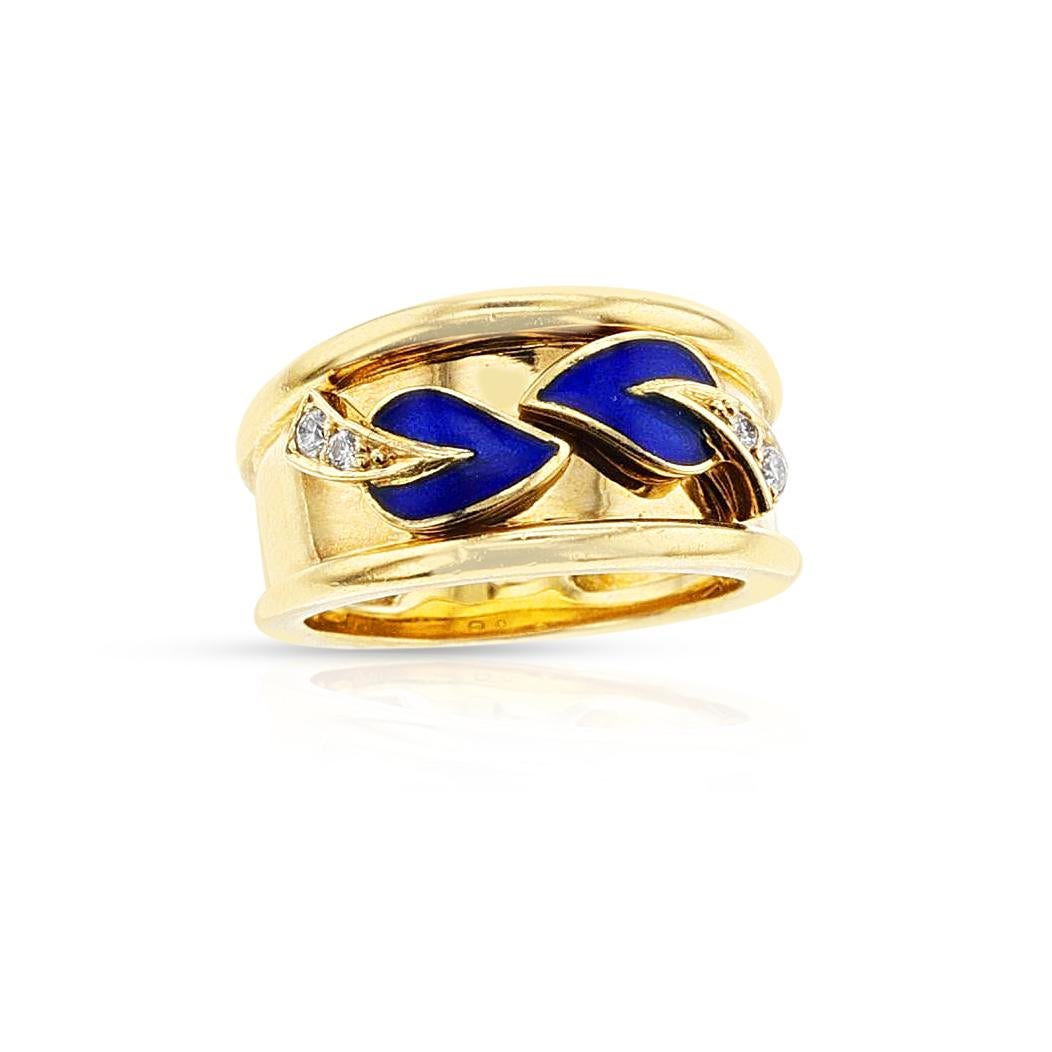 A Van Cleef & Arpels Leaf Enamel and Diamond Band, made in 18k Yellow Gold. The total weight of the ring is 10.97 grams. The ring size is US 6.25.



SKU: 1540