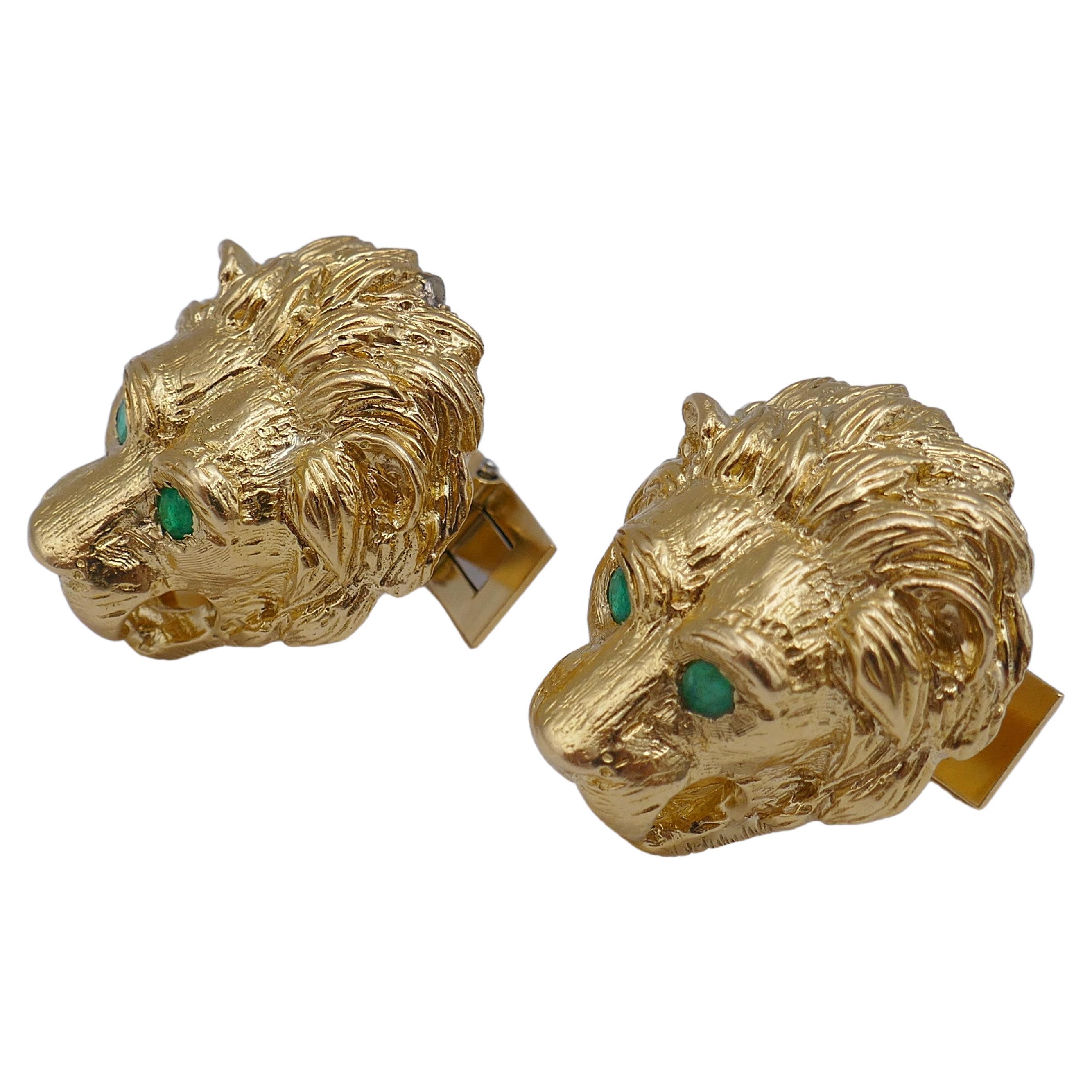 A great pair of vintage Van Cleef & Arpels Leo cufflinks made of 18k gold, featuring emerald. 
The Leo's head has amazing hammered gold mane and facial details. 
VCA workmanship was able to charge this piece with the raw wild life energy. 
These