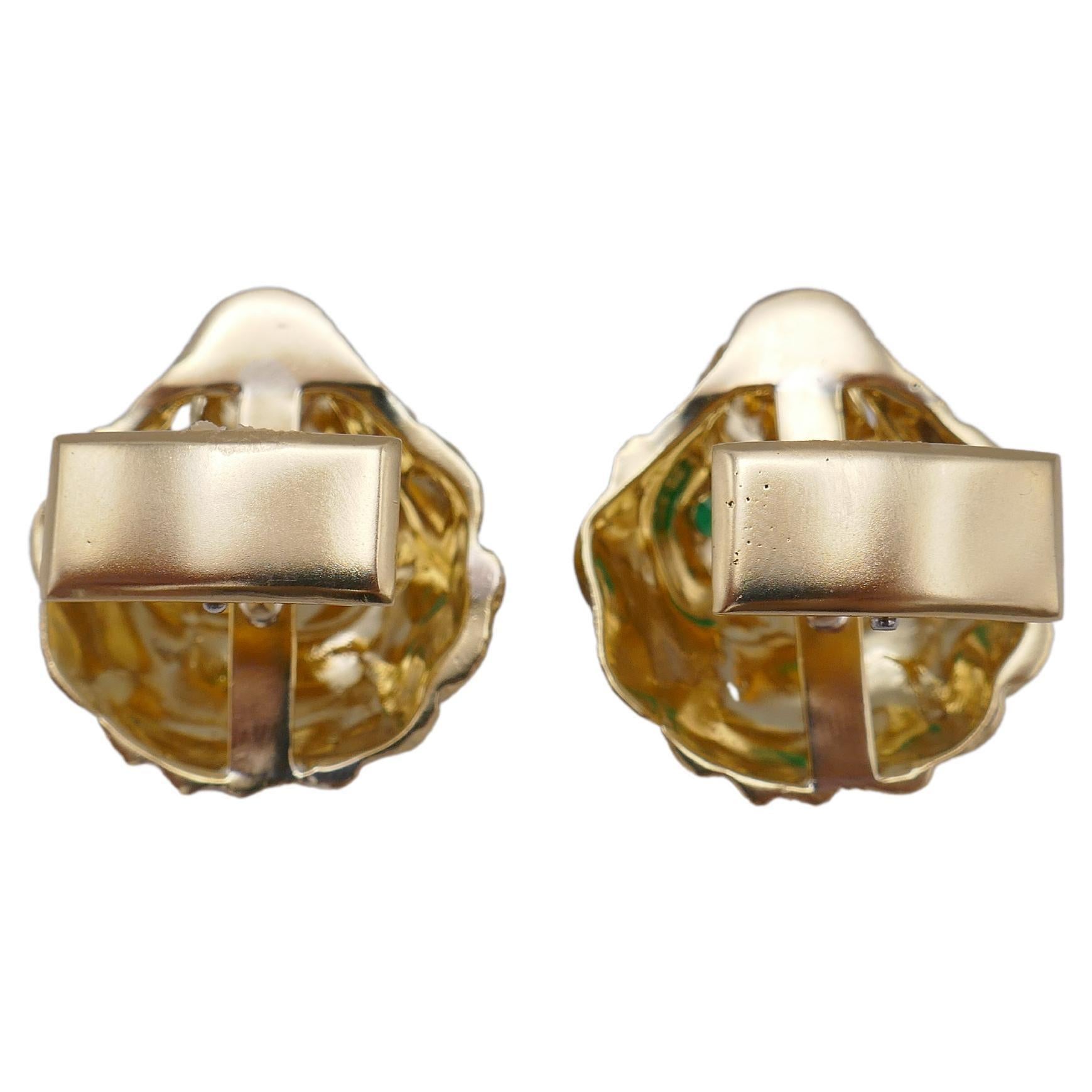 Van Cleef & Arpels Leo Cufflinks, 18k Gold Emerald In Excellent Condition For Sale In Beverly Hills, CA