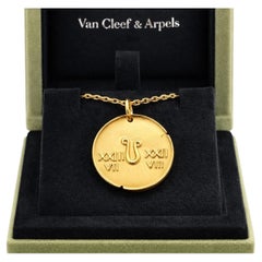 Van Cleef & Arpels Collana con Ciondolo Leone in Oro Giallo 18K 4600 COA Box
