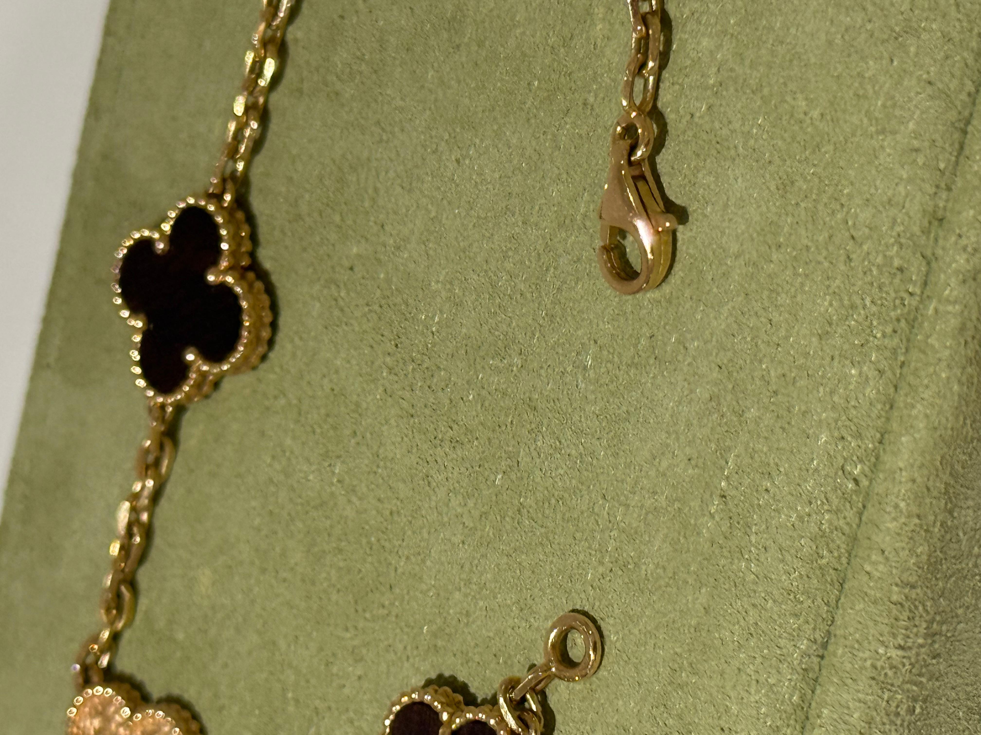 Art nouveau Van Cleef & Arpels Bracelet Alhambra en bois et or rose en édition limitée en vente