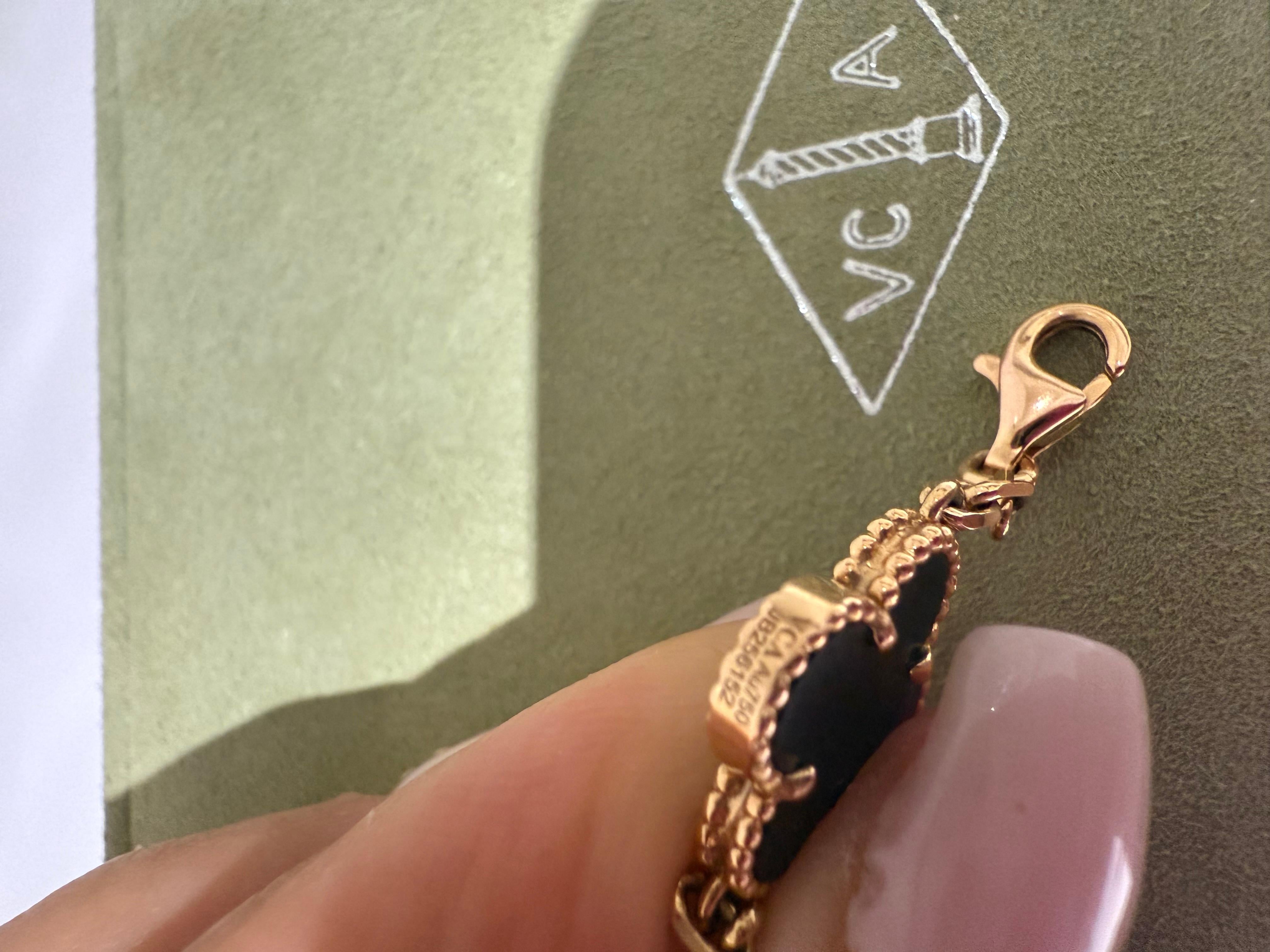 Van Cleef & Arpels Bracelet Alhambra en bois et or rose en édition limitée en vente 1