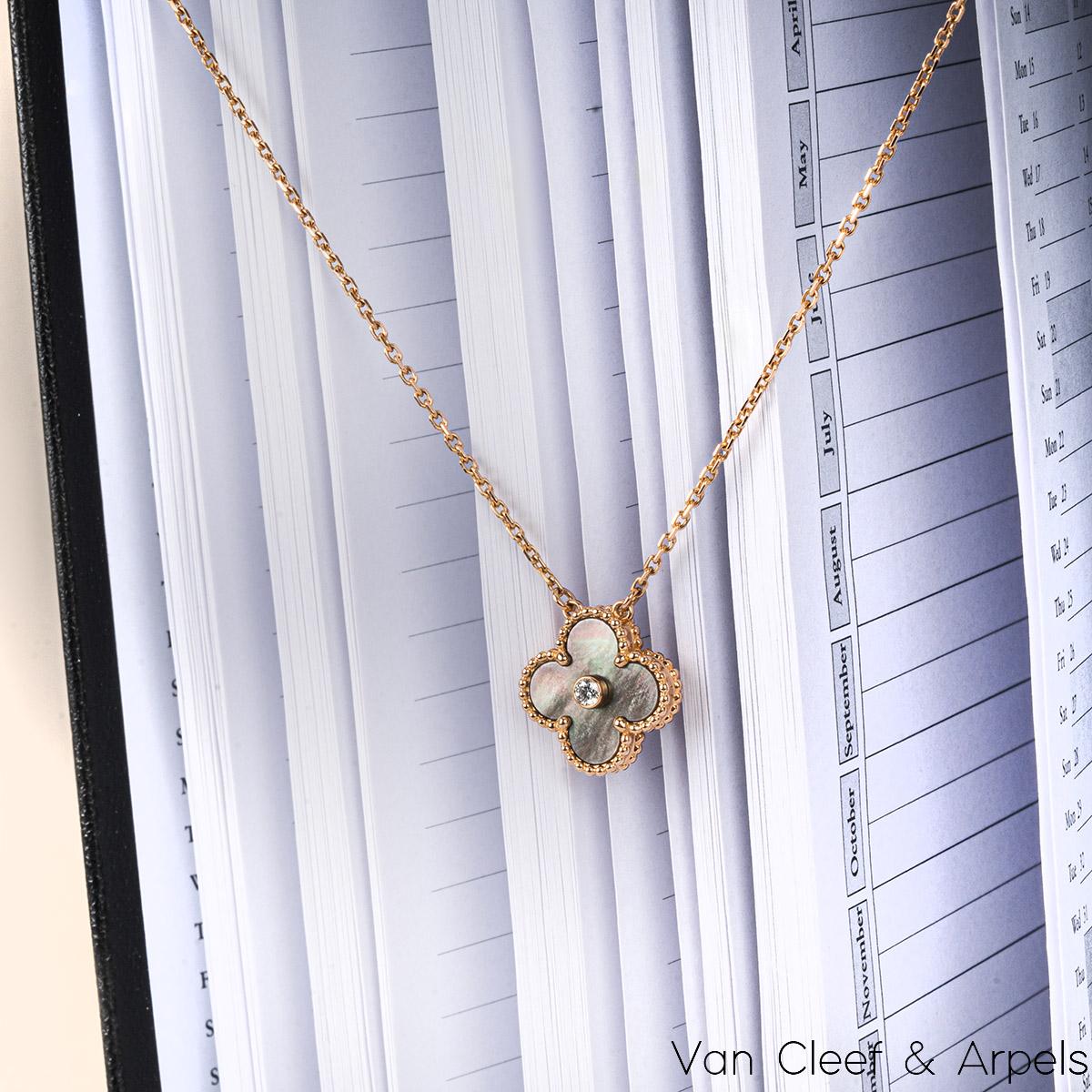 Van Cleef & Arpels Edizione Limitata 2014 Grigio Madreperla Vintage Alhambra Ho in vendita 2