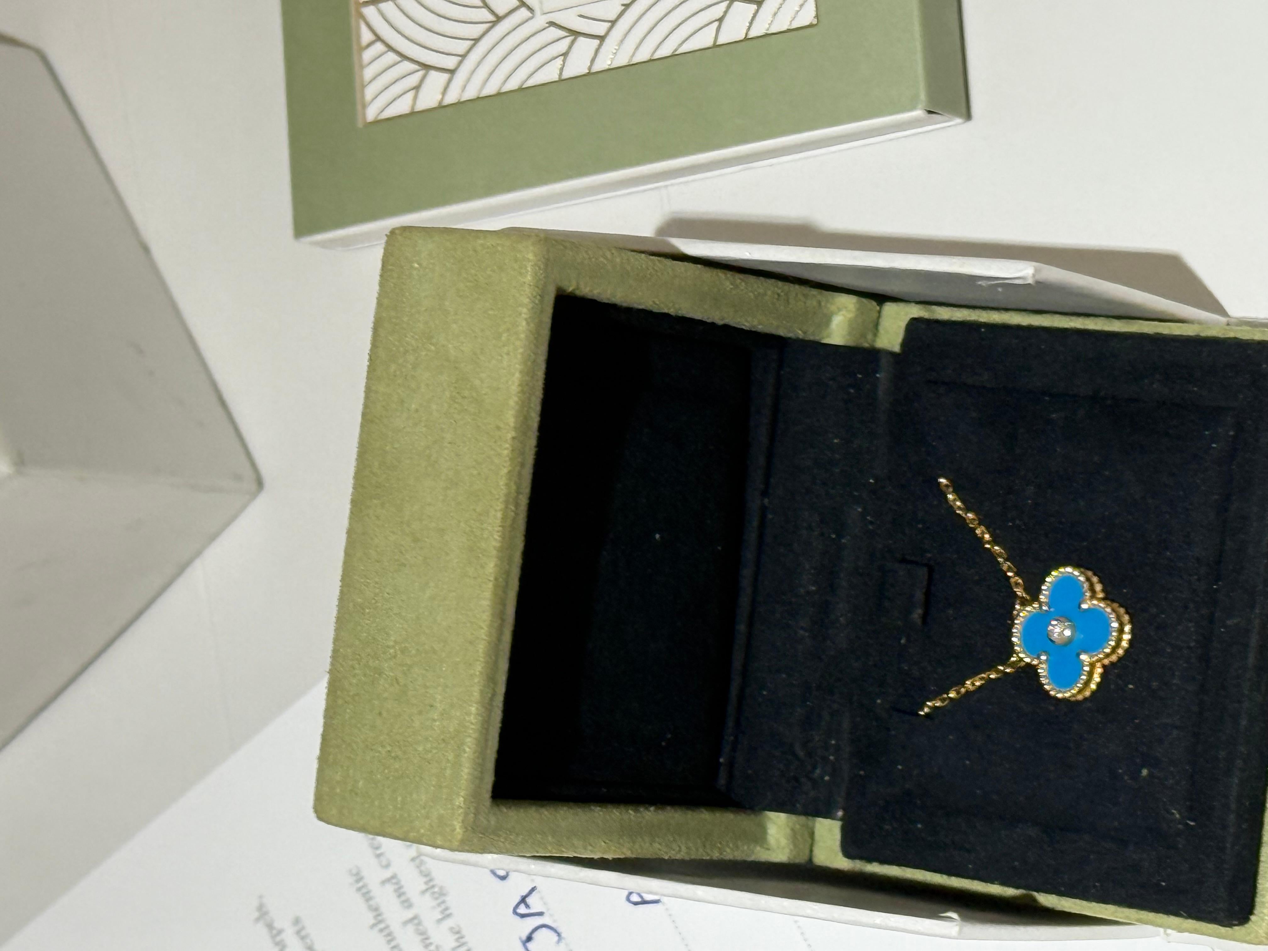Van Cleef & Arpels Collana Alhambra Vintage Blu Celeste in edizione limitata In condizioni ottime in vendita a London, England