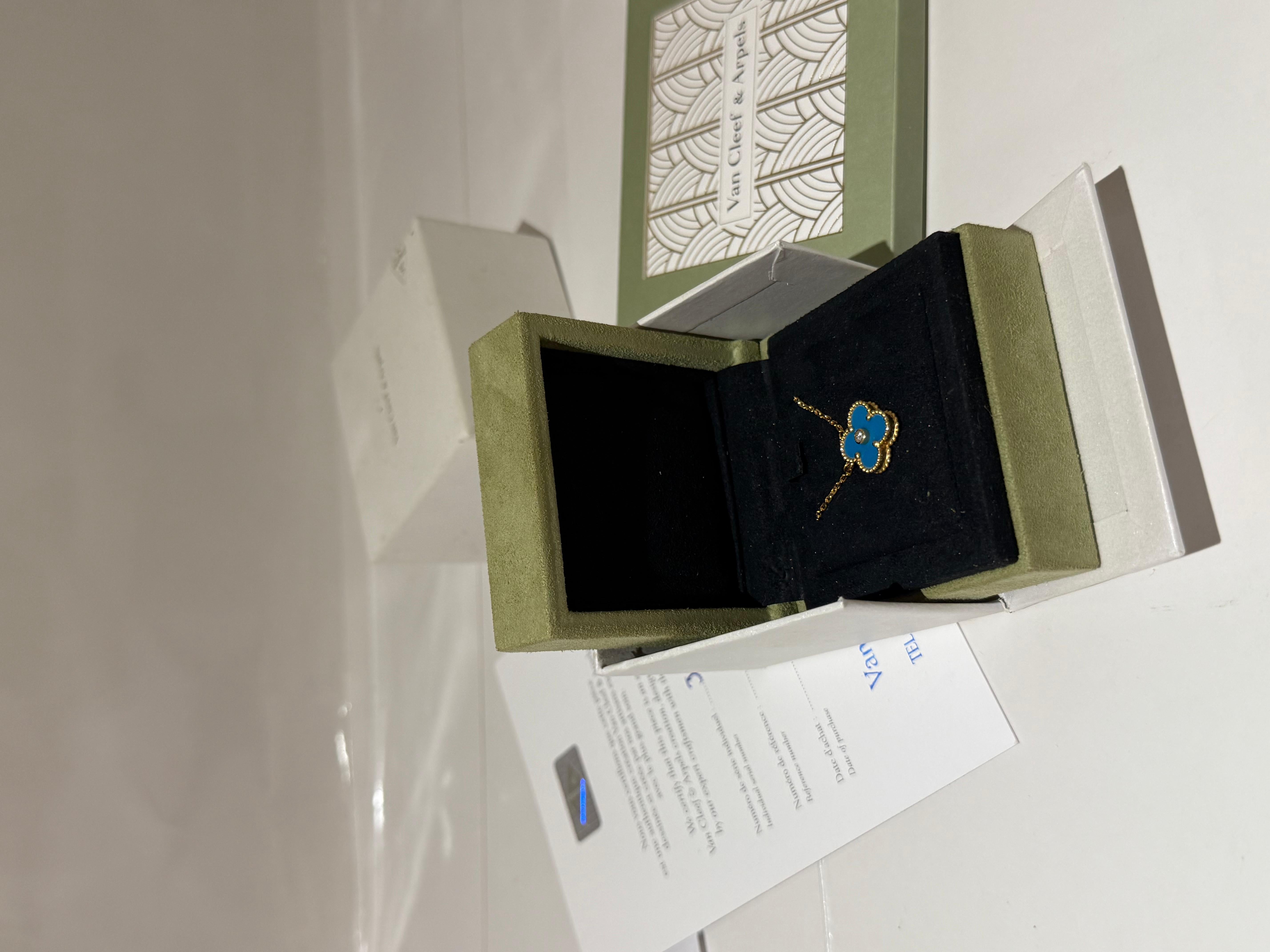 da uomo o donna Van Cleef & Arpels Collana Alhambra Vintage Blu Celeste in edizione limitata in vendita