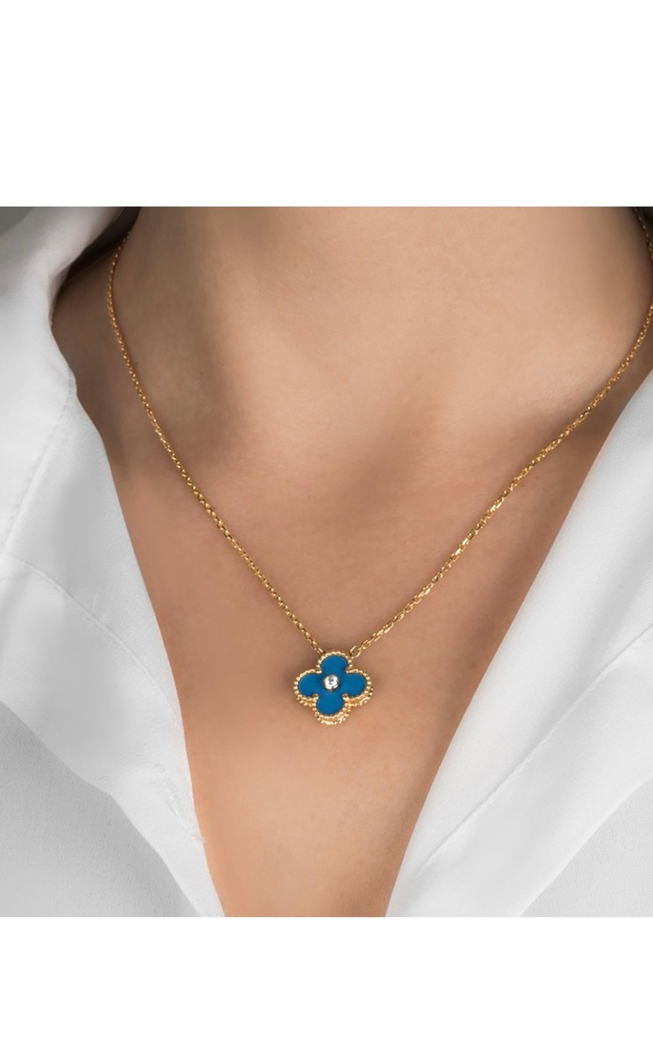 Van Cleef & Arpels Collana Alhambra Vintage Blu Celeste in edizione limitata in vendita 1