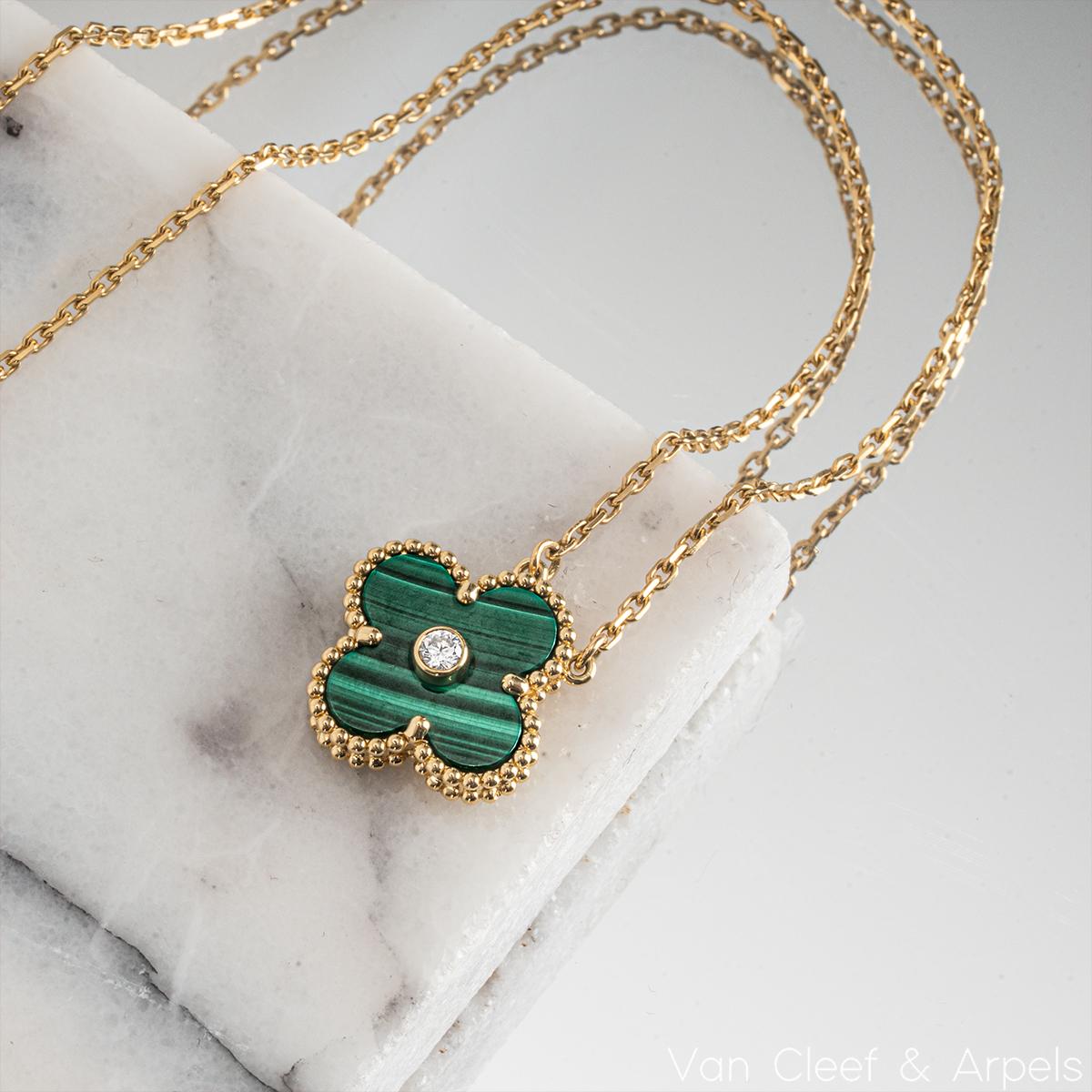 Women's or Men's Van Cleef & Arpels Limited Edition Malachite Vintage Alhambra Holiday Pendant