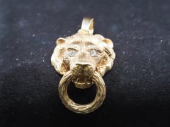 Colgante Aldaba de León Van Cleef & Arpels con Ojos de Diamante