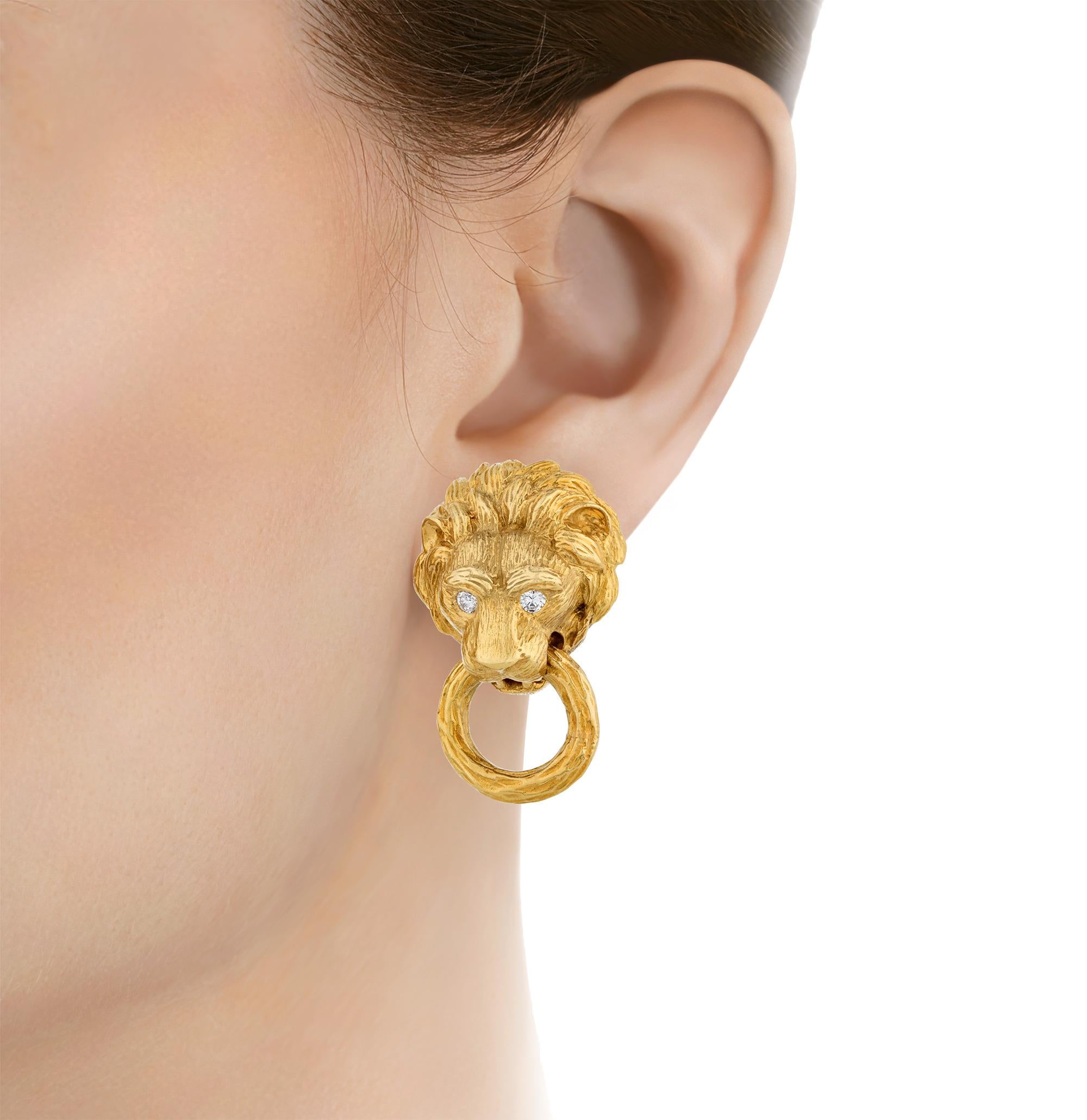 Van Cleef & Arpels Lion Earrings and Brooch Set, 2.10 carats In Excellent Condition For Sale In New Orleans, LA